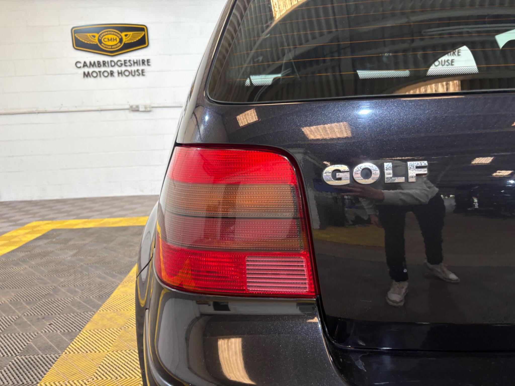 Volkswagen Golf view 48
