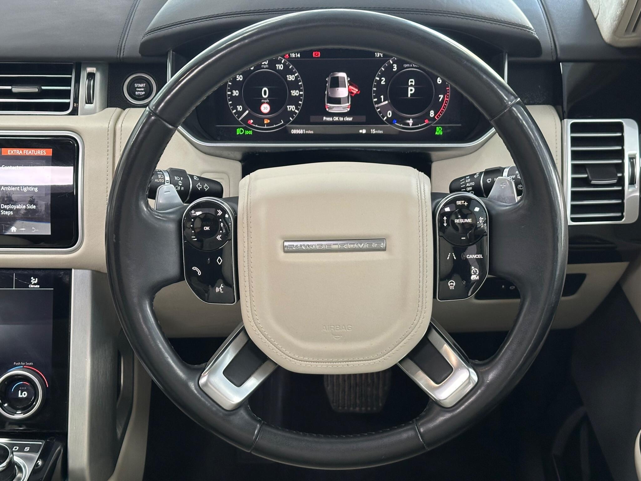 Land Rover Range Rover view 18