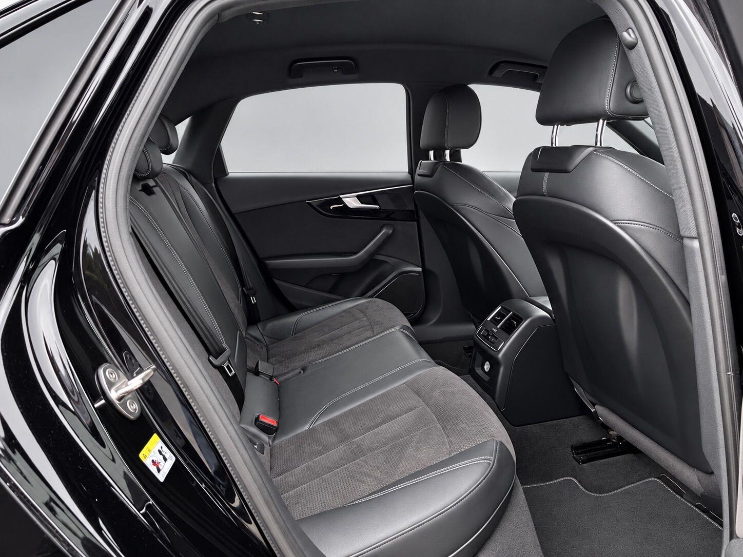 Audi A4 view 32