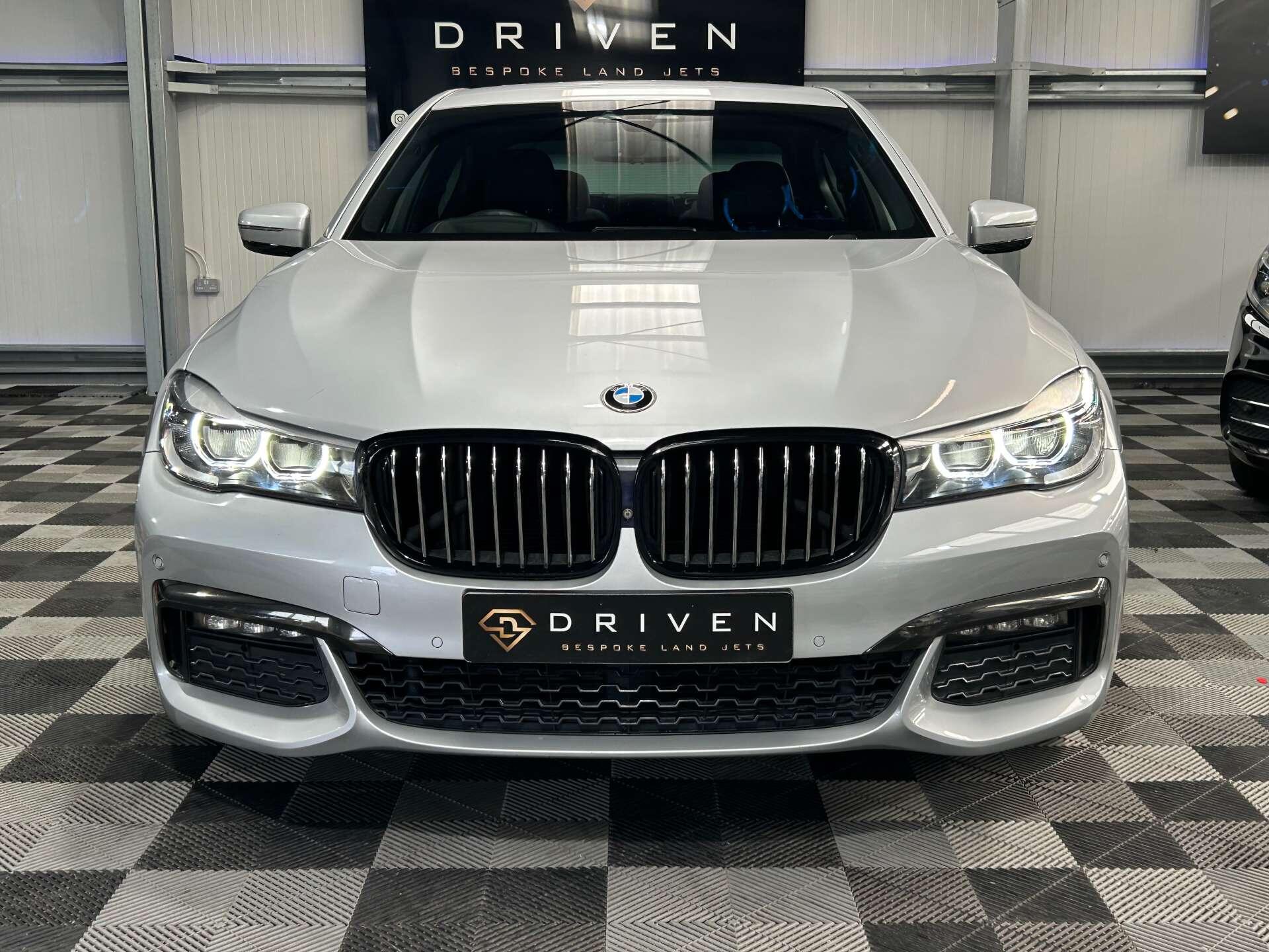 BMW 7 Series view 7