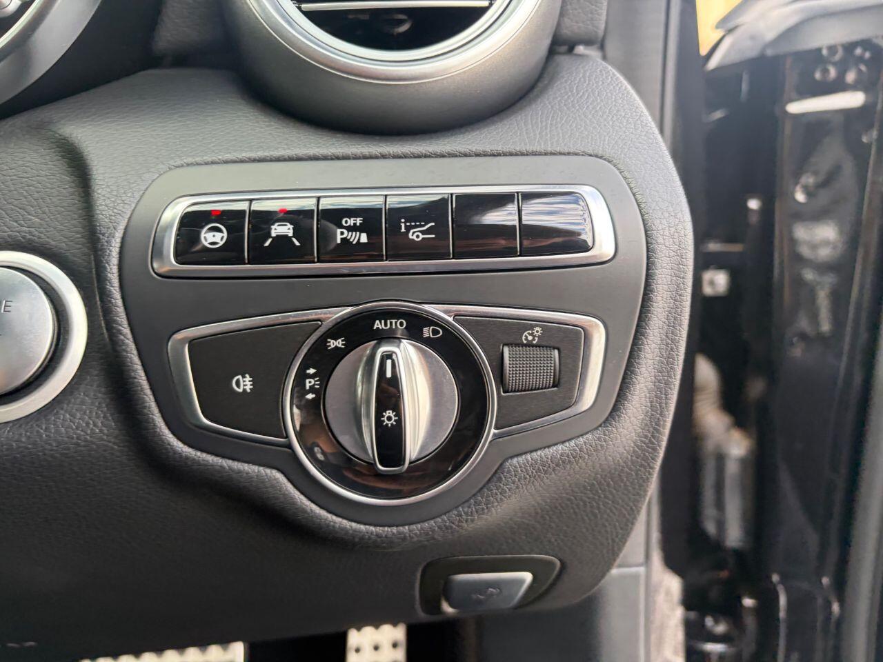 Mercedes-Benz C-Class view 23