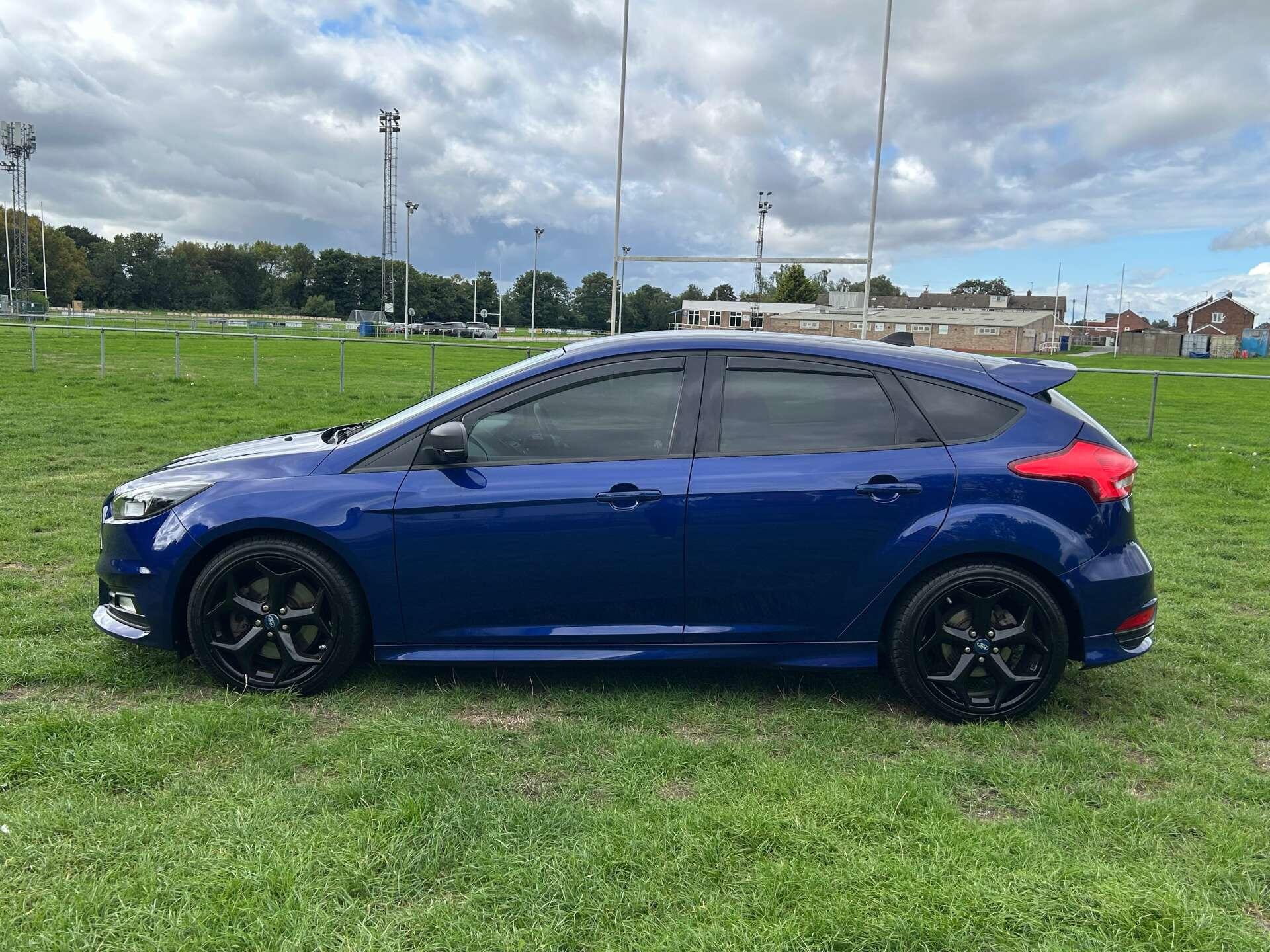 Ford Focus view 8