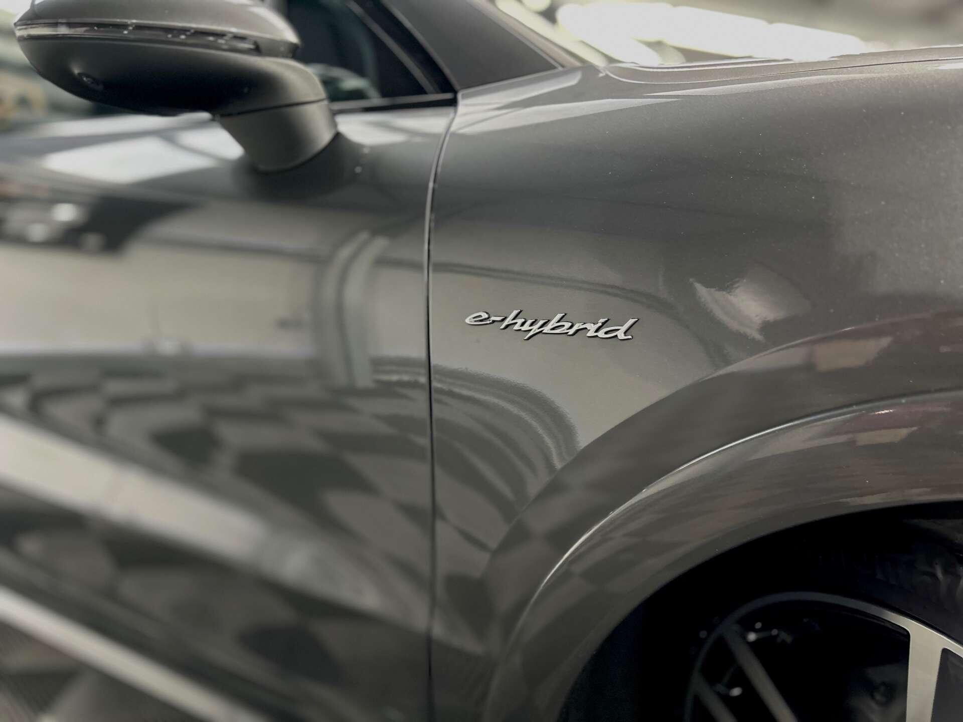 Porsche Cayenne view 8
