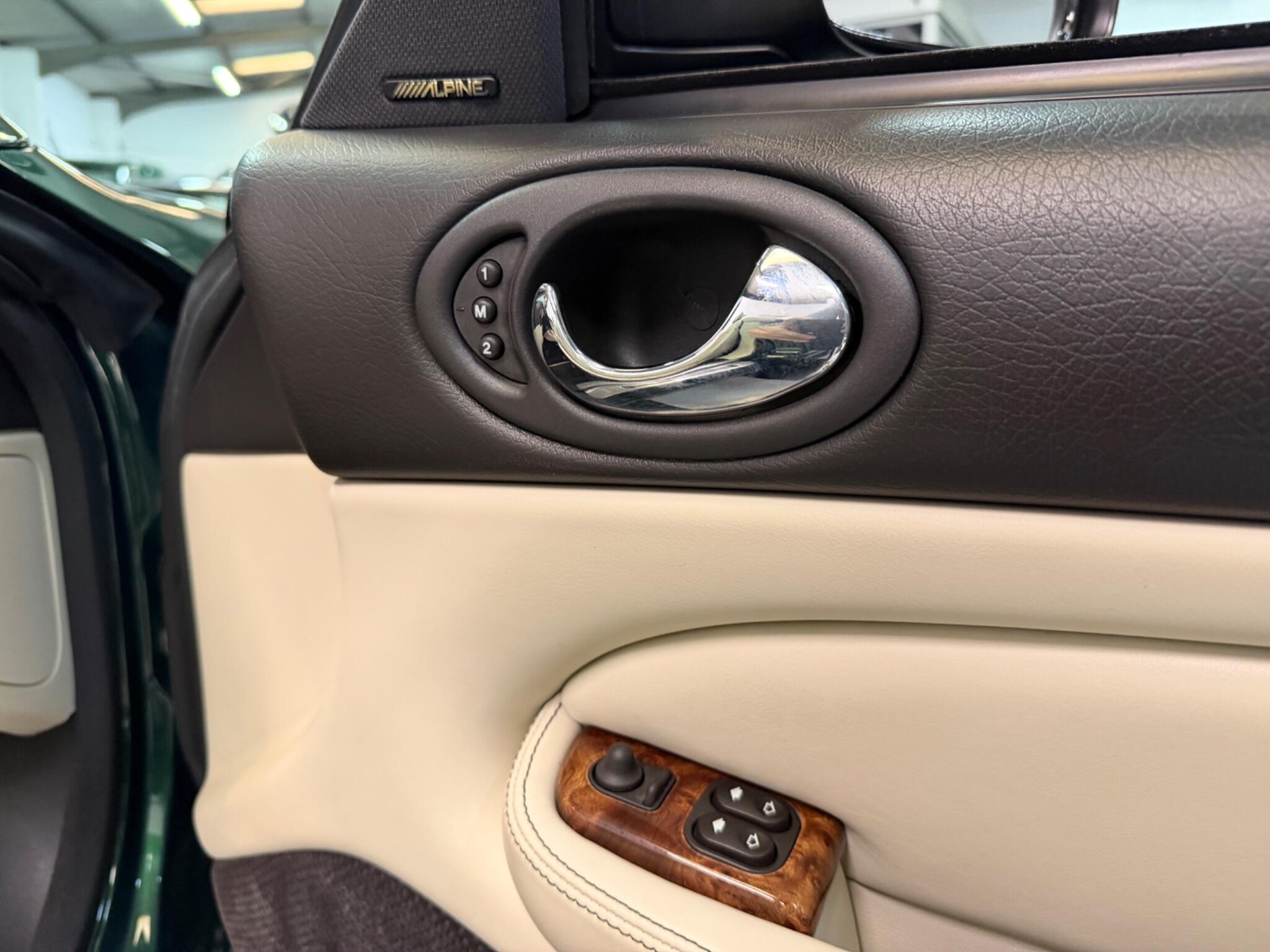Jaguar XK8 view 88