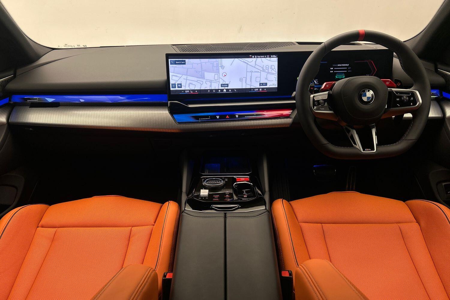 BMW M5 view 4