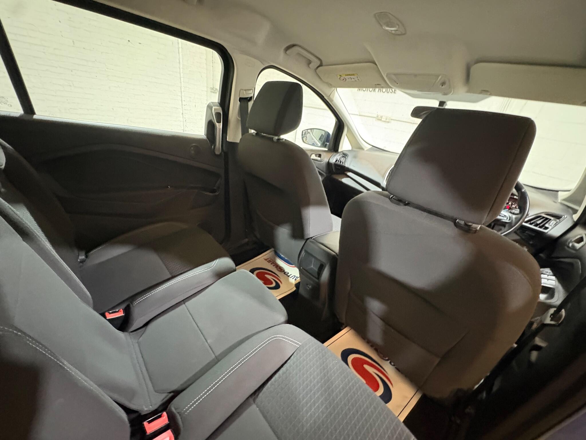 Ford Grand C-Max view 47