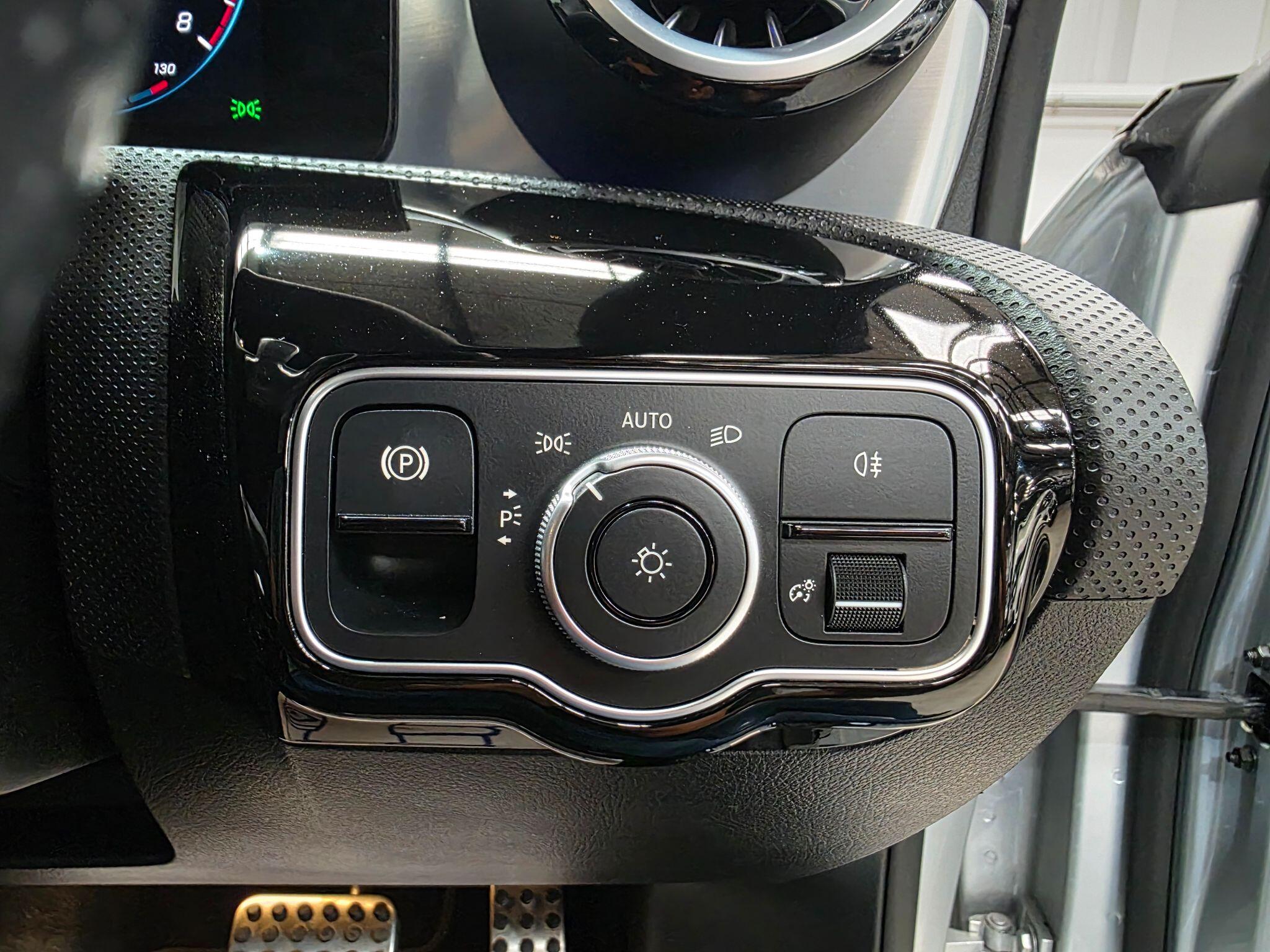 Mercedes-Benz Cla view 16