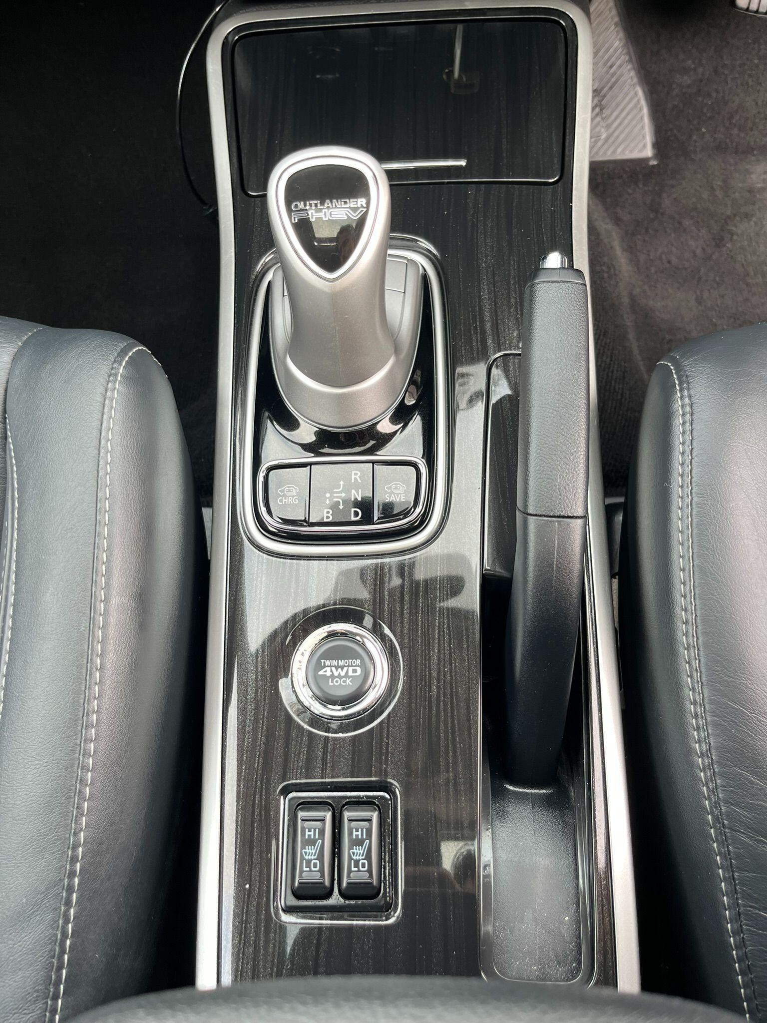 Mitsubishi Outlander view 22