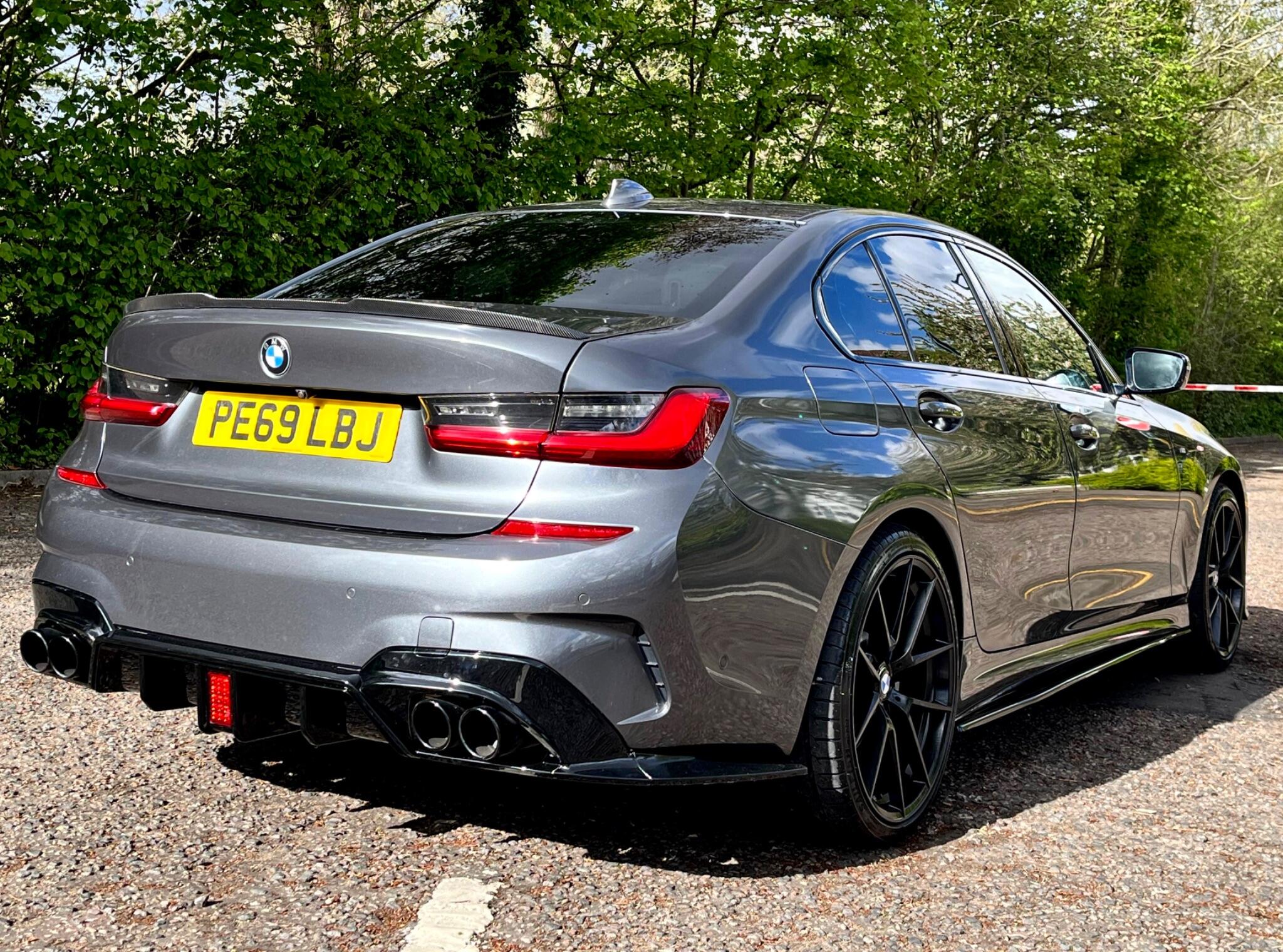 BMW 3 Series view 16