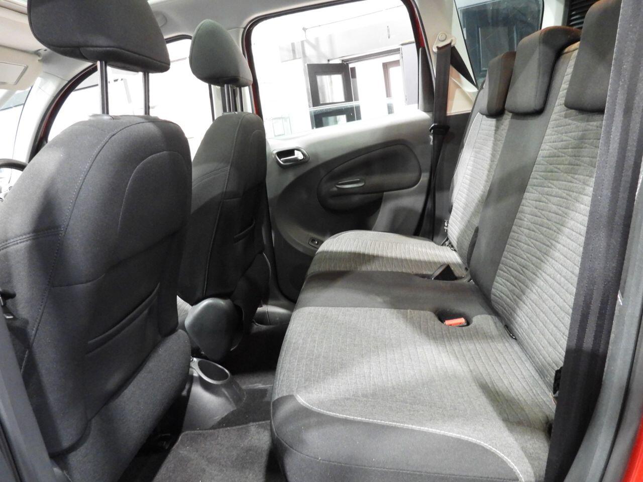 Citroen C3 Picasso view 21