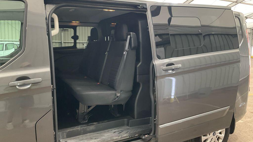 Ford Transit Custom view 9