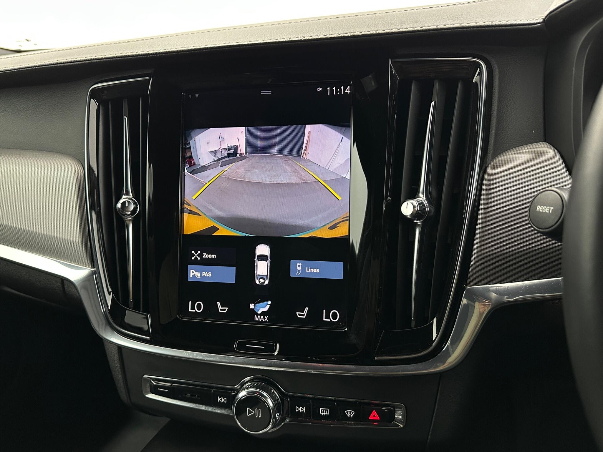 Volvo S90 view 24