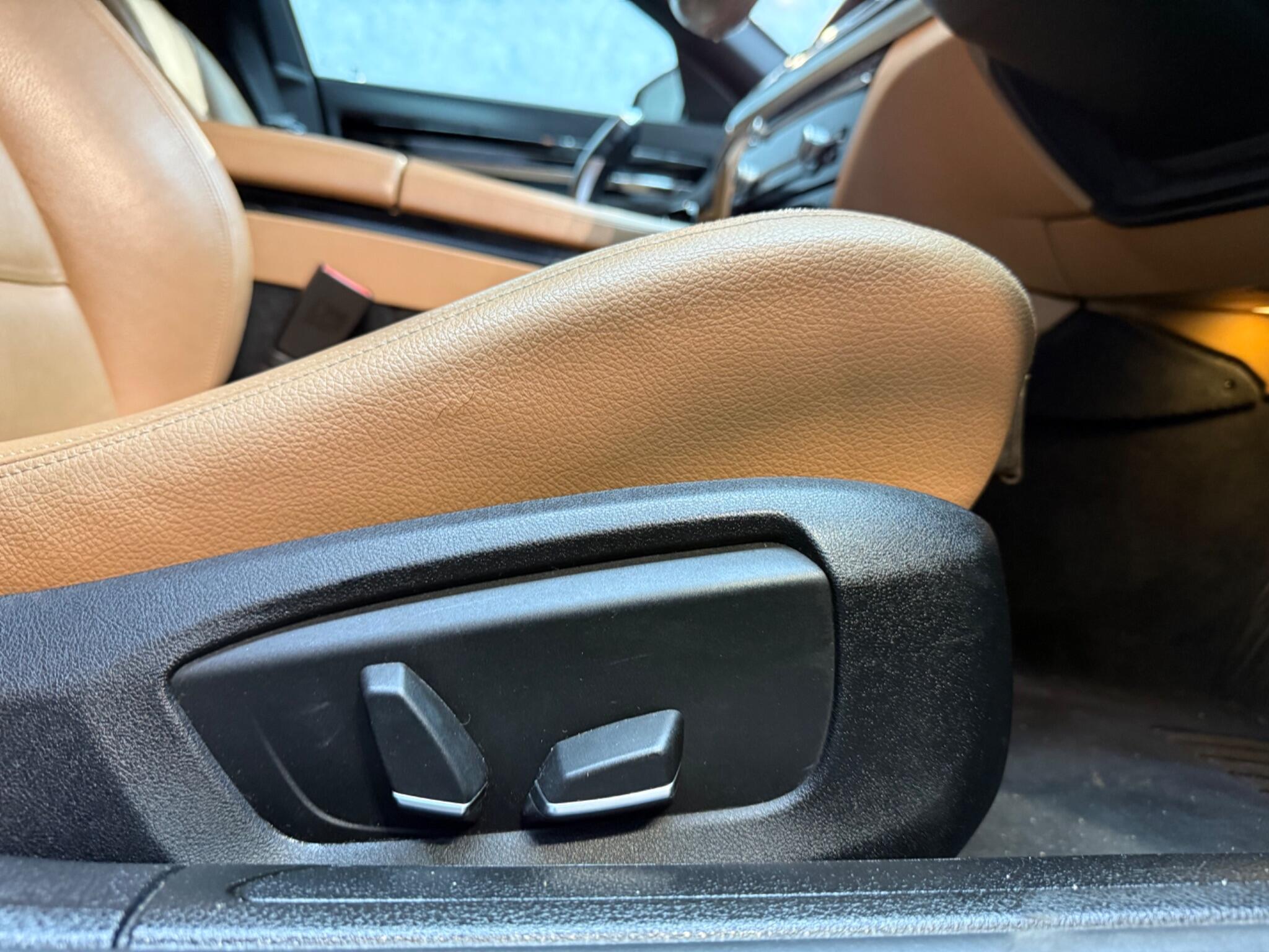 BMW 7 Series view 22