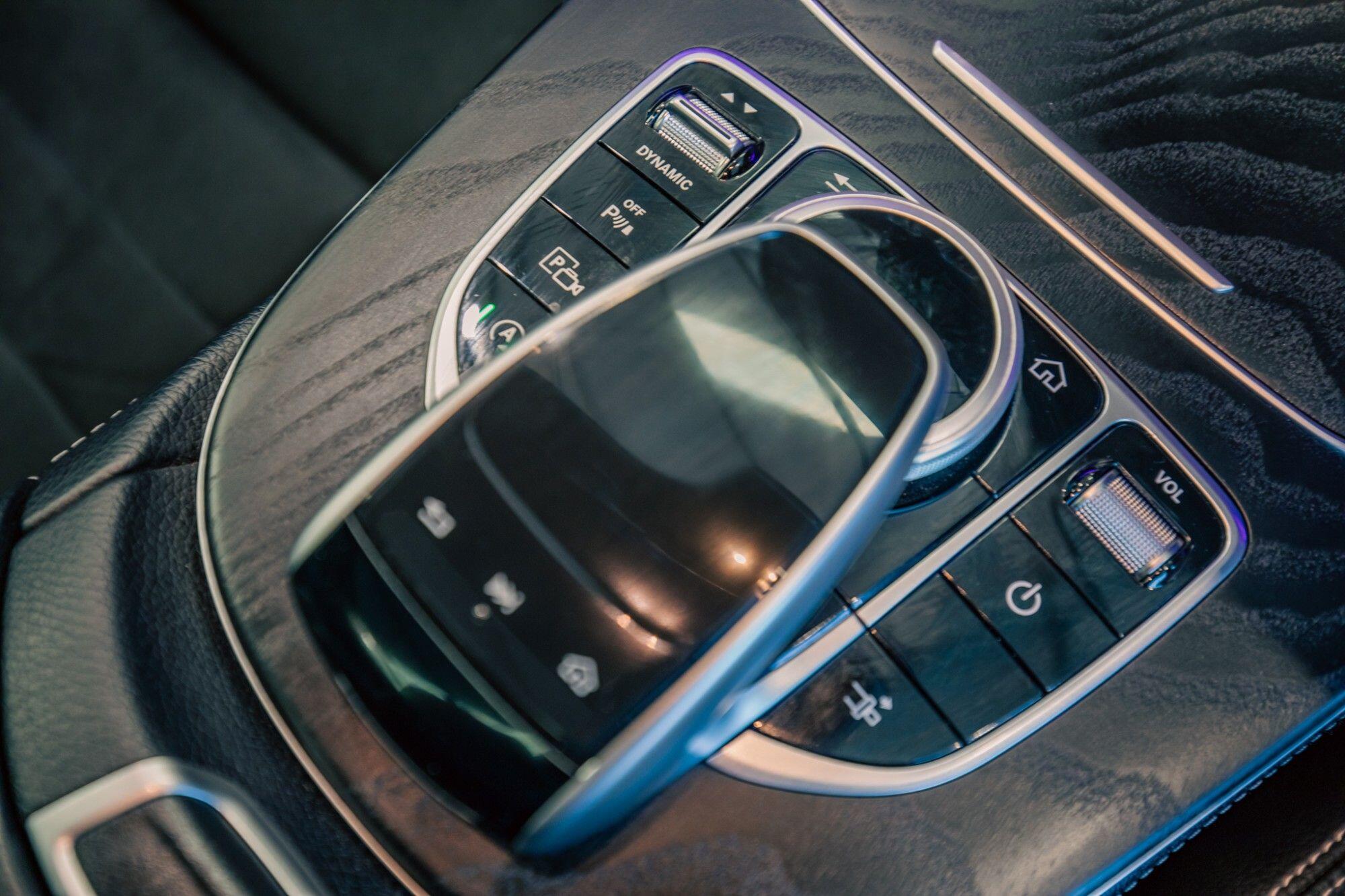 Mercedes-Benz E-Class view 20