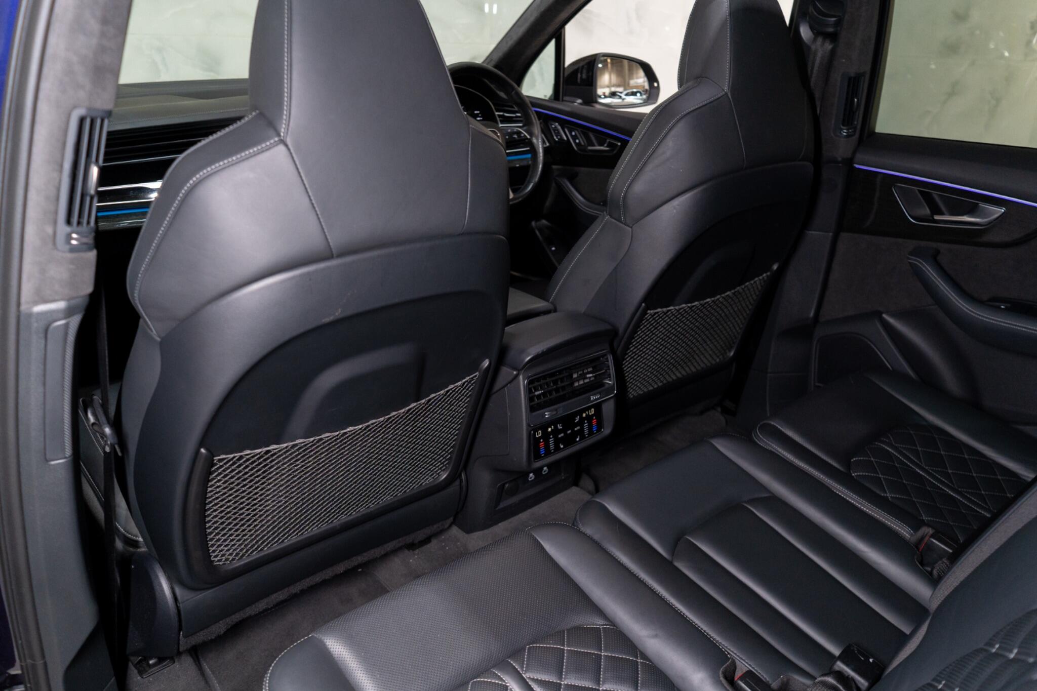 Audi SQ7 view 15