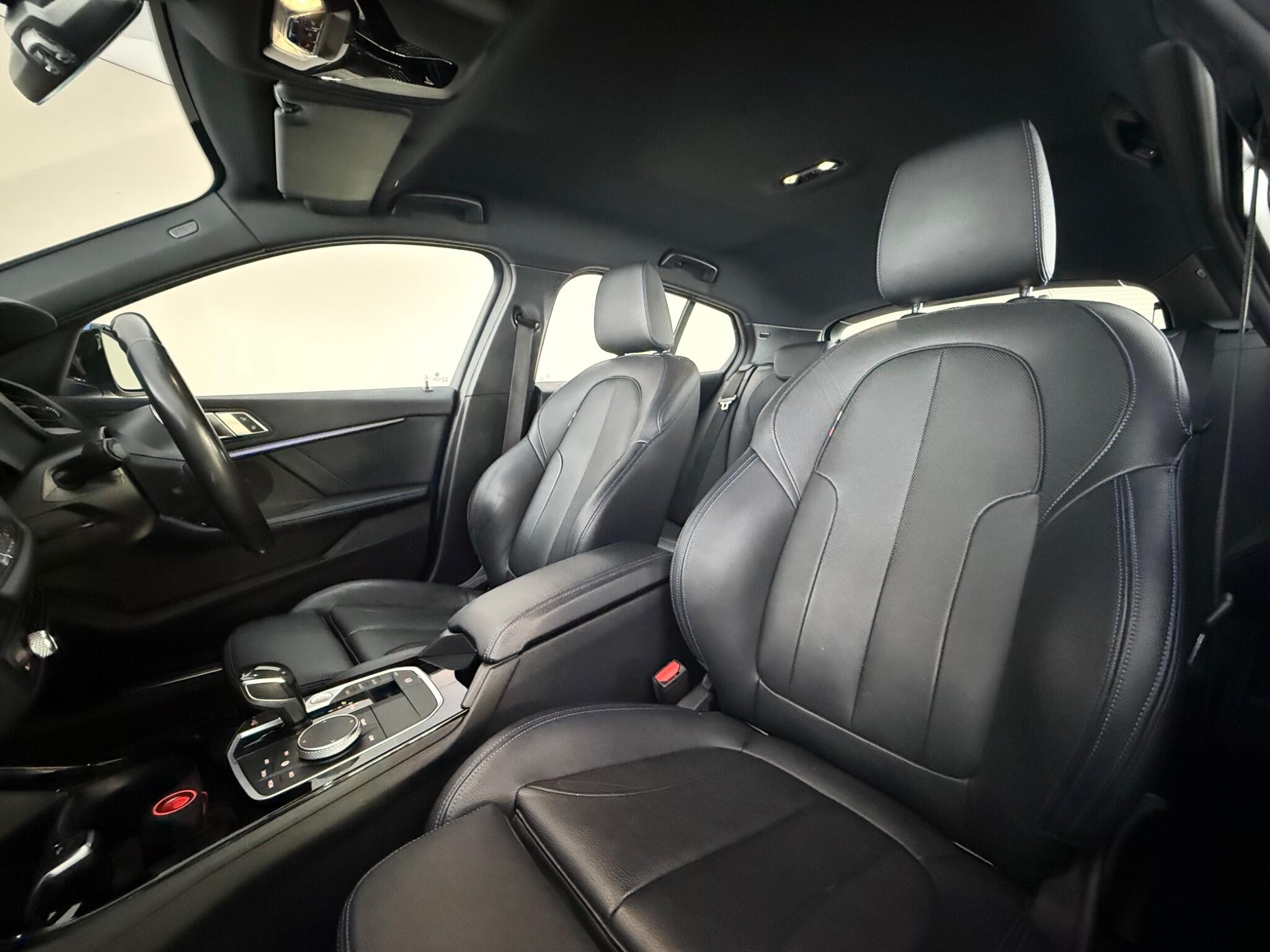 BMW 1 Series view 33