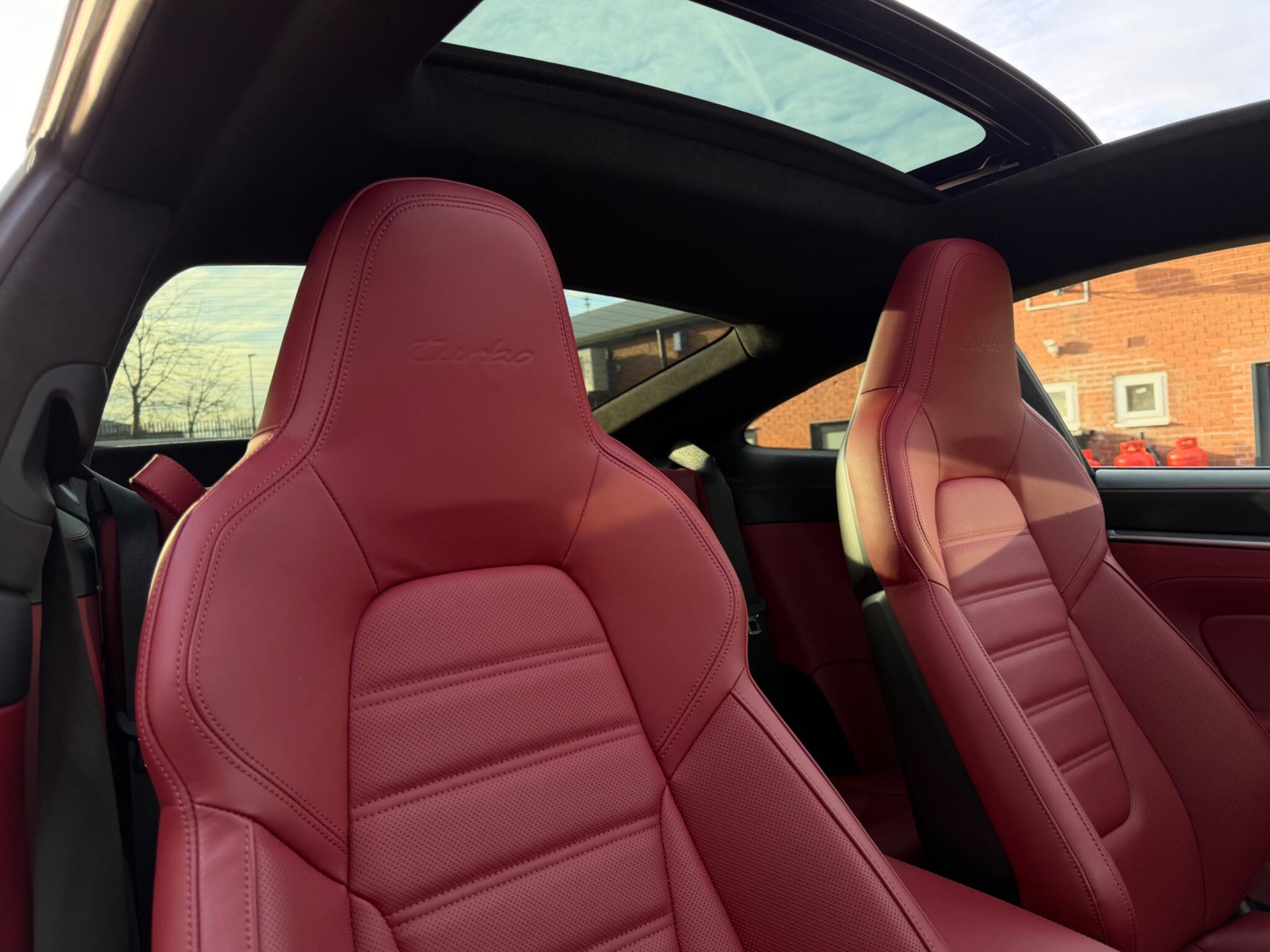 Porsche 911 view 29