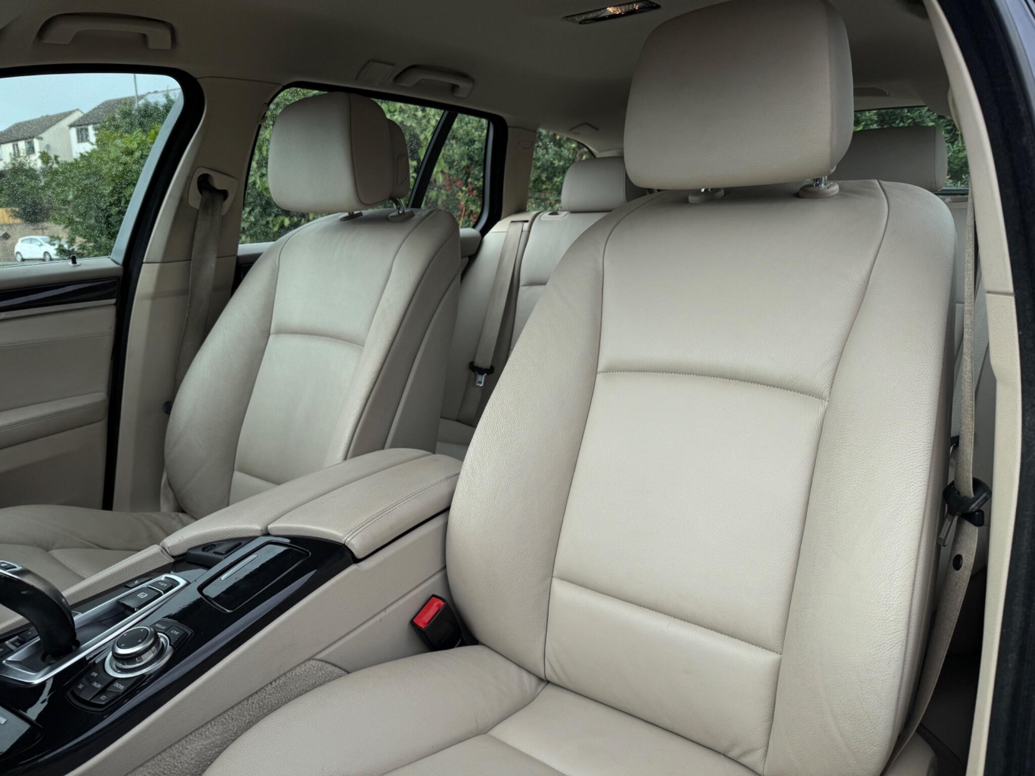 BMW 5 Series view 18
