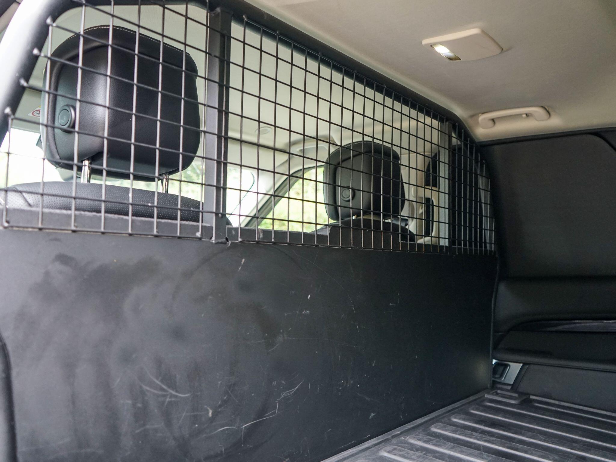 Land Rover Discovery 3 view 21