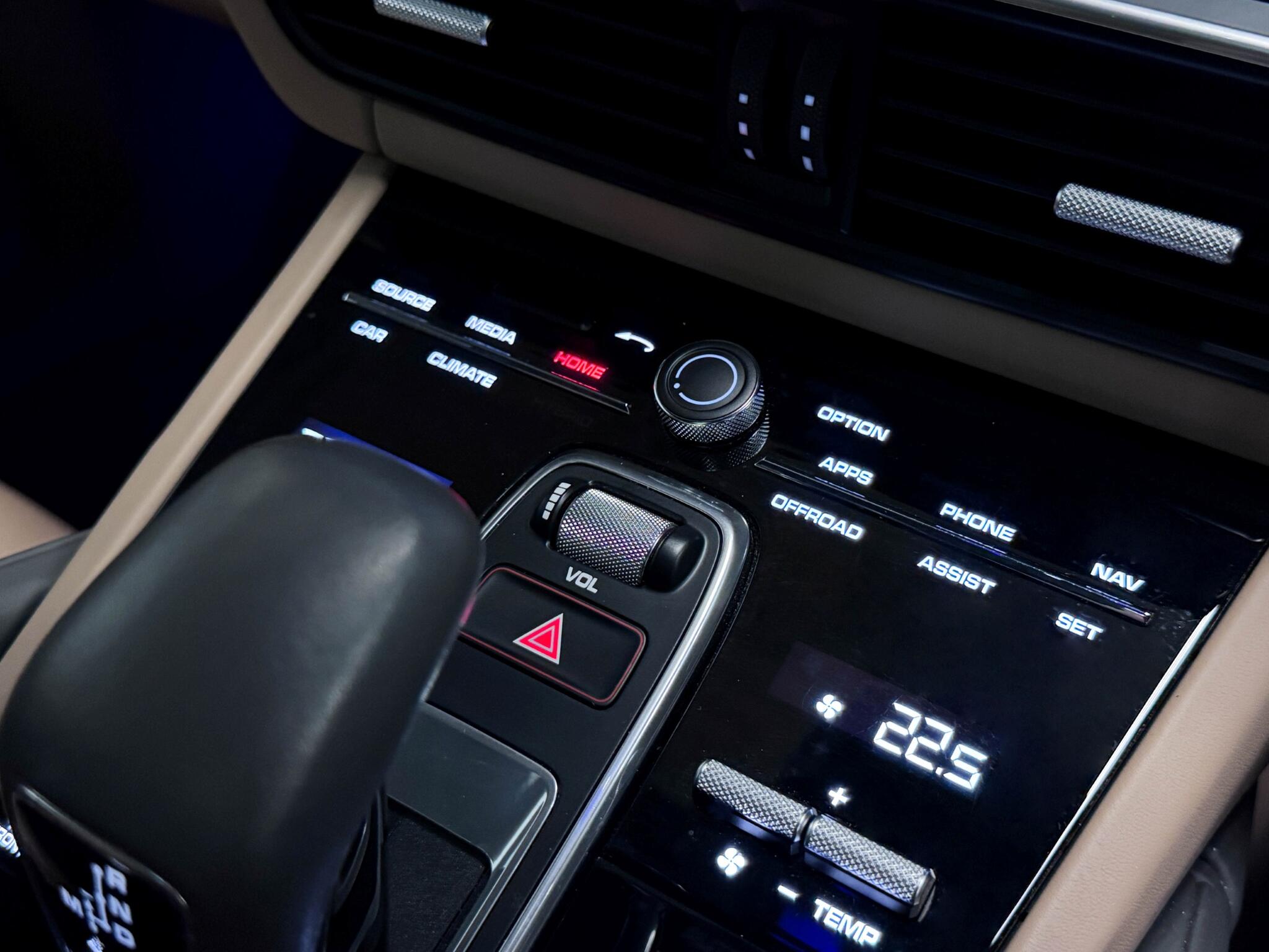 Porsche Cayenne view 52