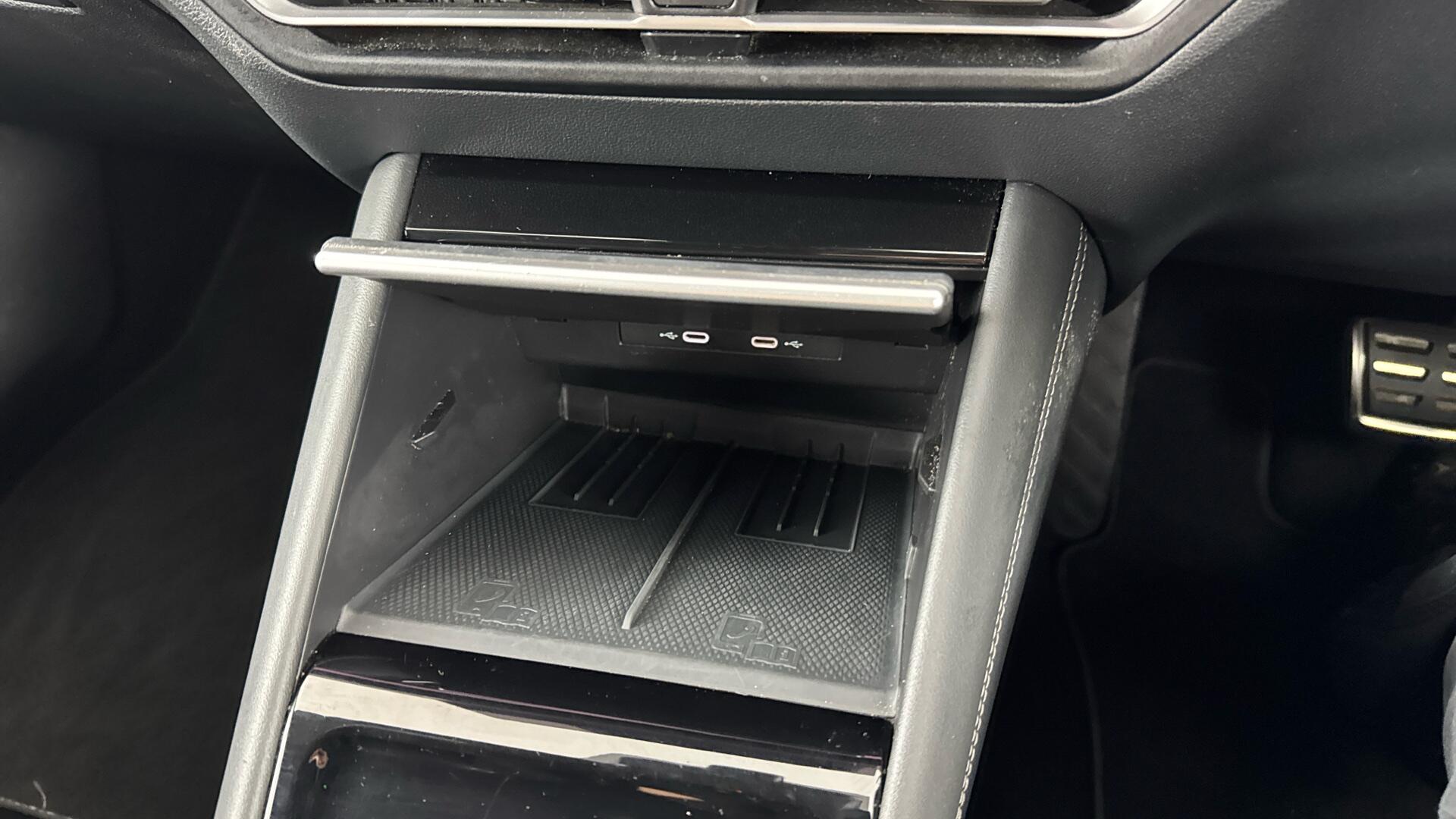 Volkswagen Tiguan view 36