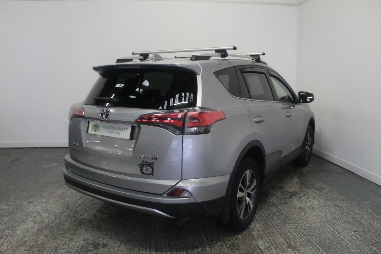 Toyota Rav4 view 8