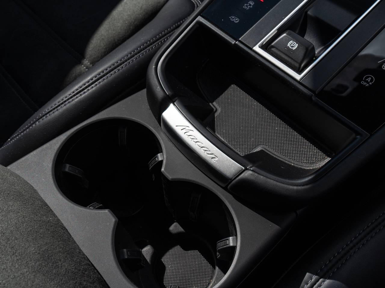 Porsche Macan view 34