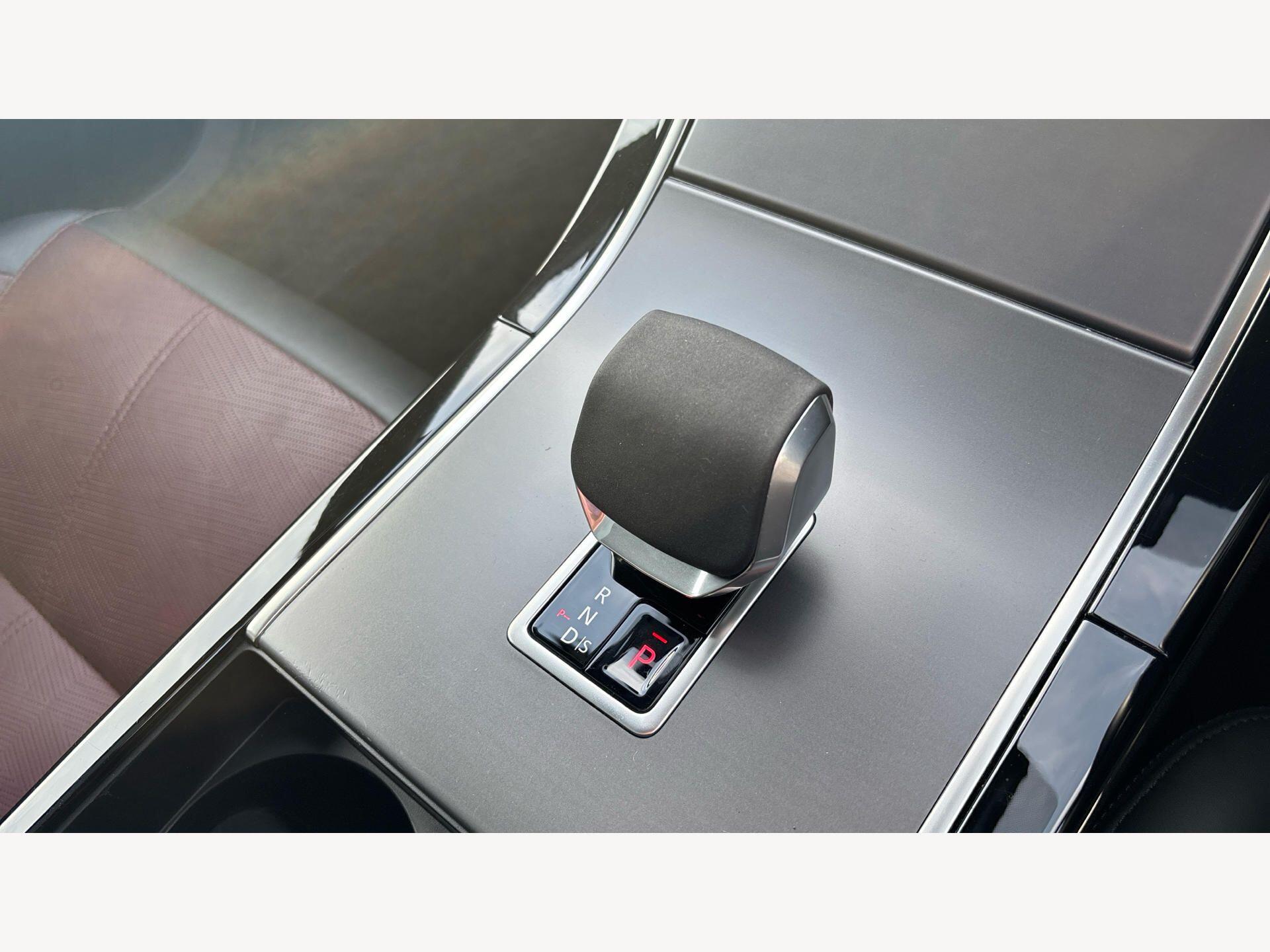 Land Rover Range Rover Velar view 16