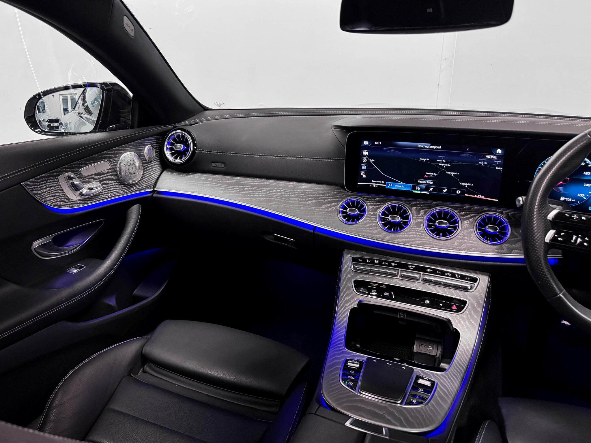 Mercedes-Benz E-Class view 17