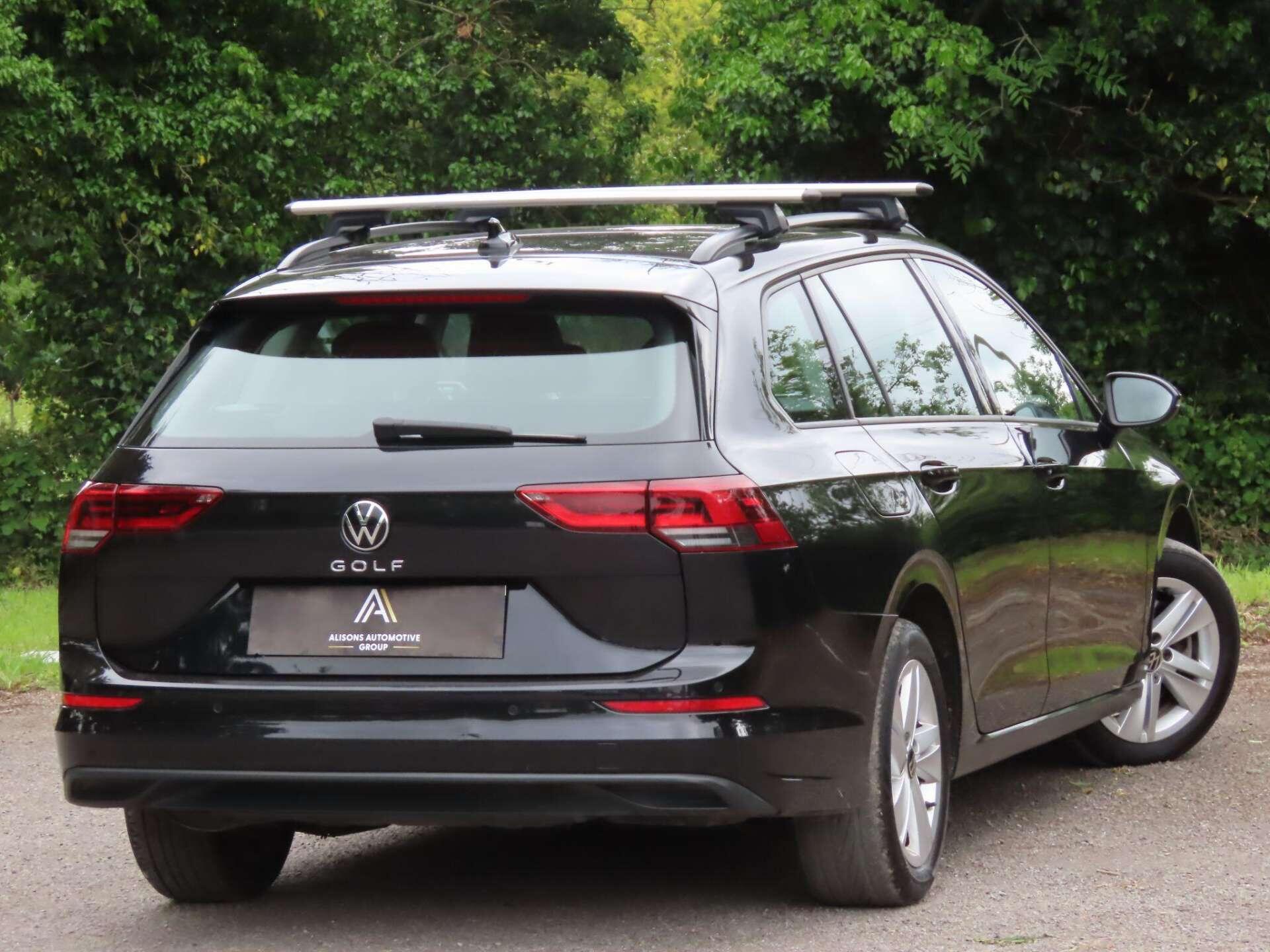 Volkswagen Golf view 4
