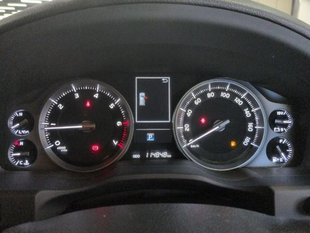 Toyota Land Cruiser view 7