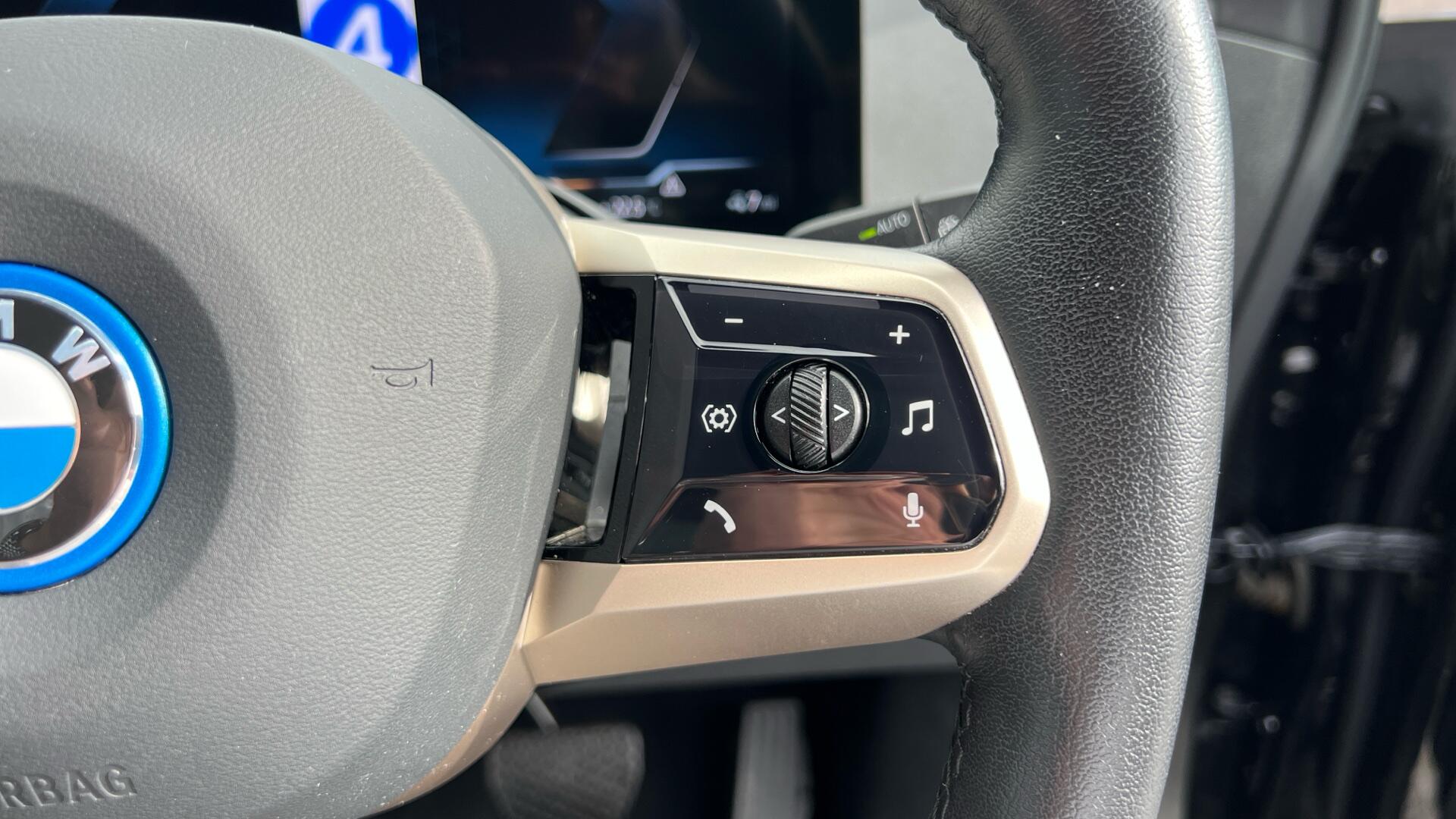 BMW Ix view 18
