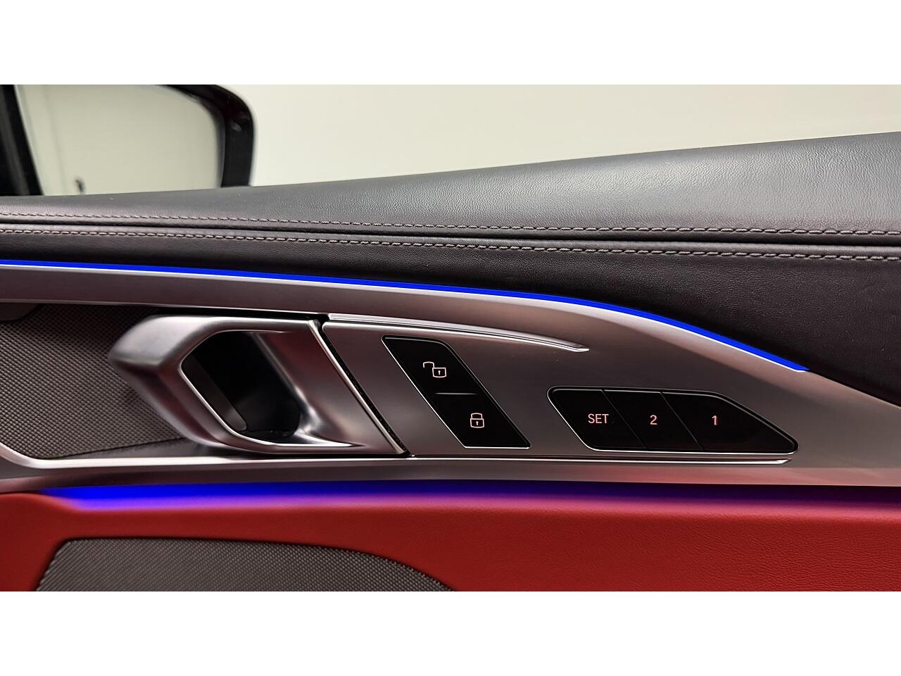 BMW 8 Series view 15