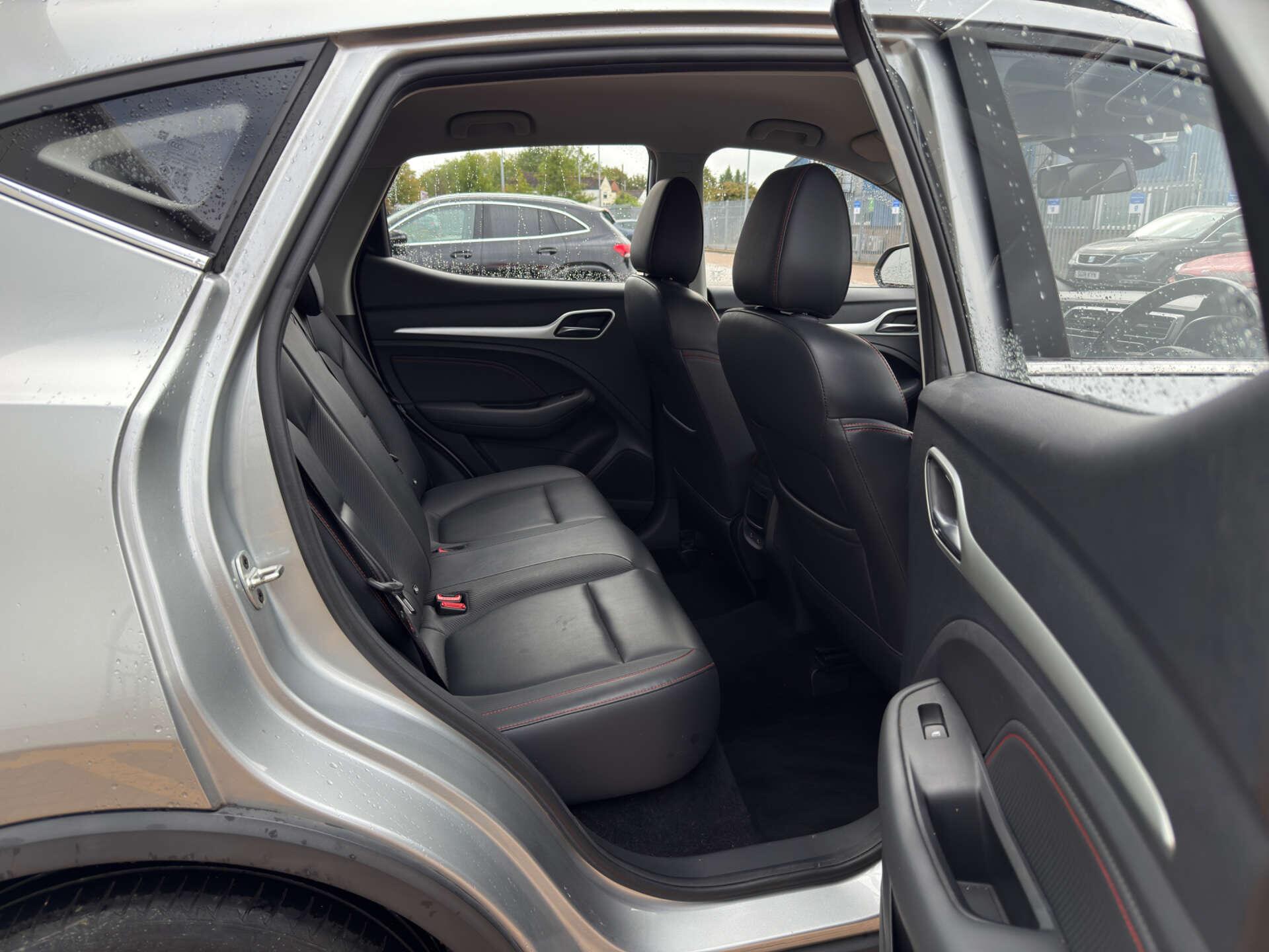 MG ZS view 25