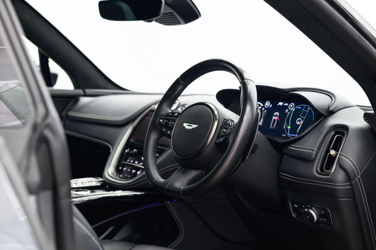 Aston Martin DBX view 15