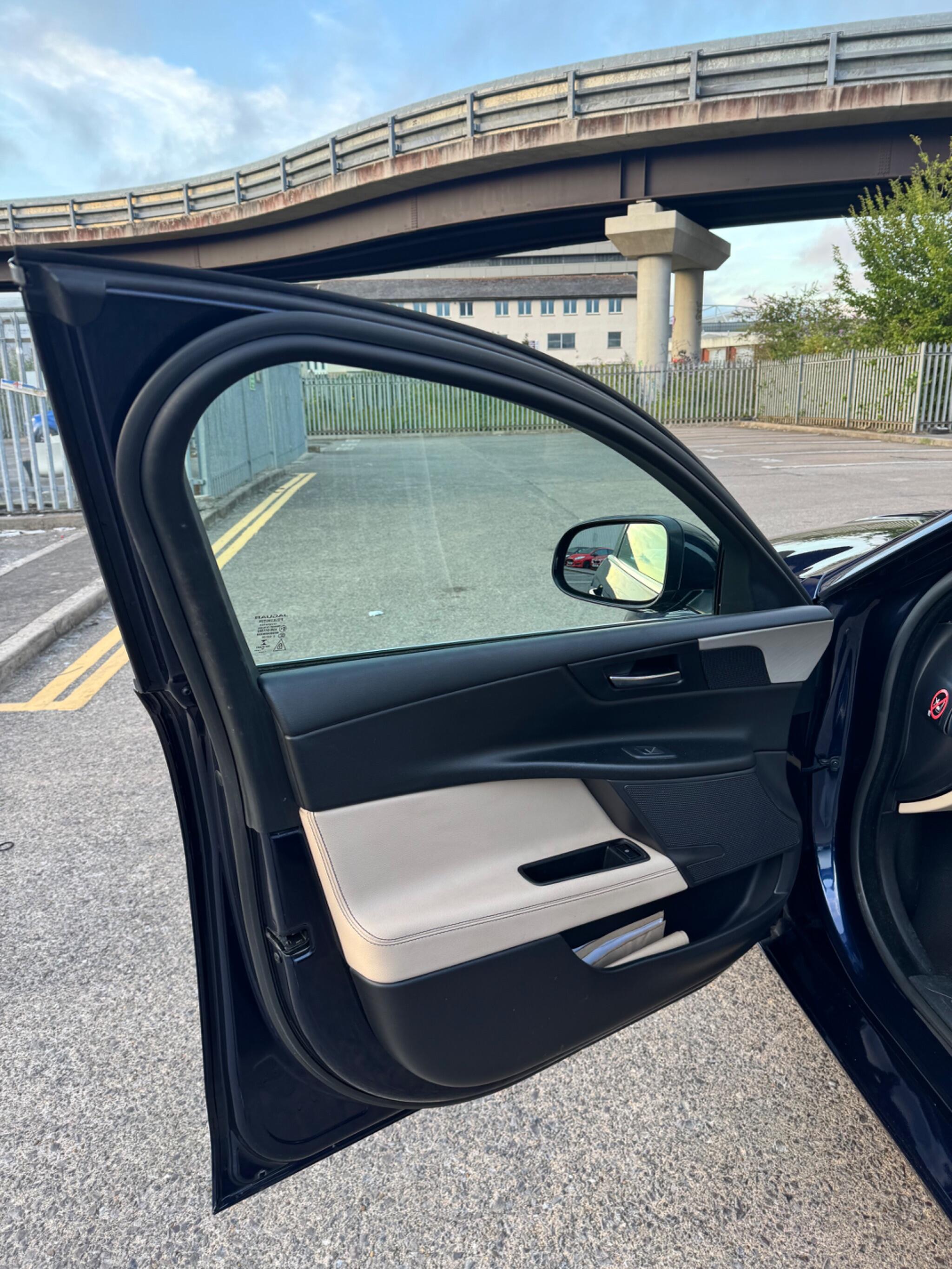 Jaguar Xe view 45