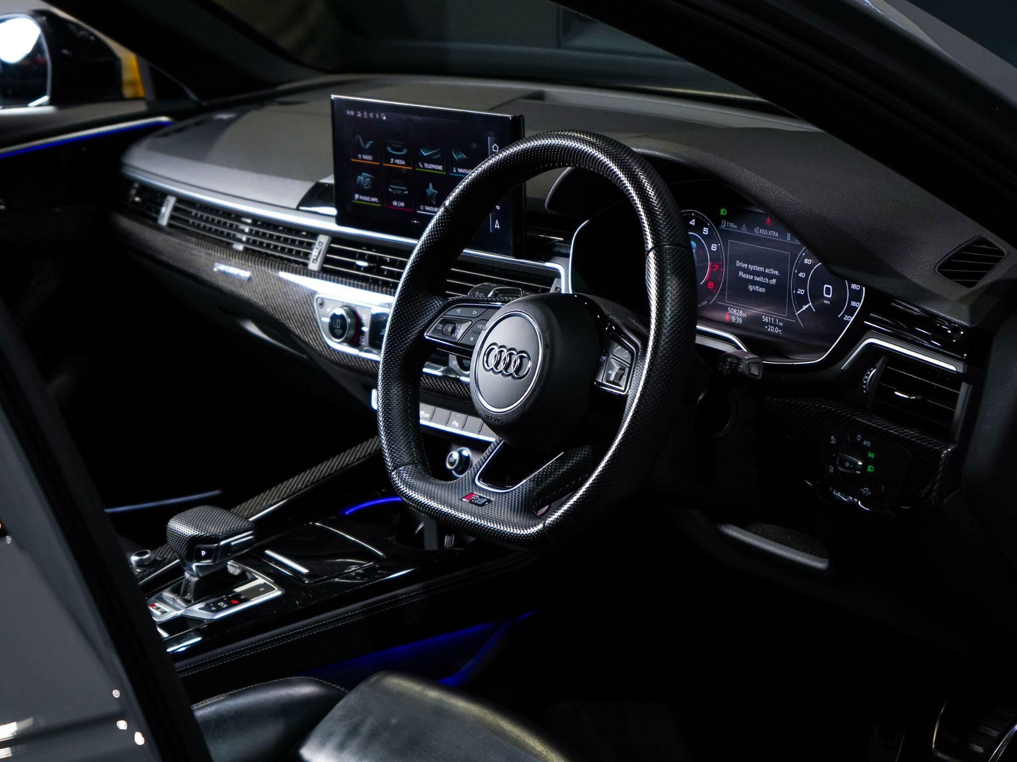 Audi RS4 view 43