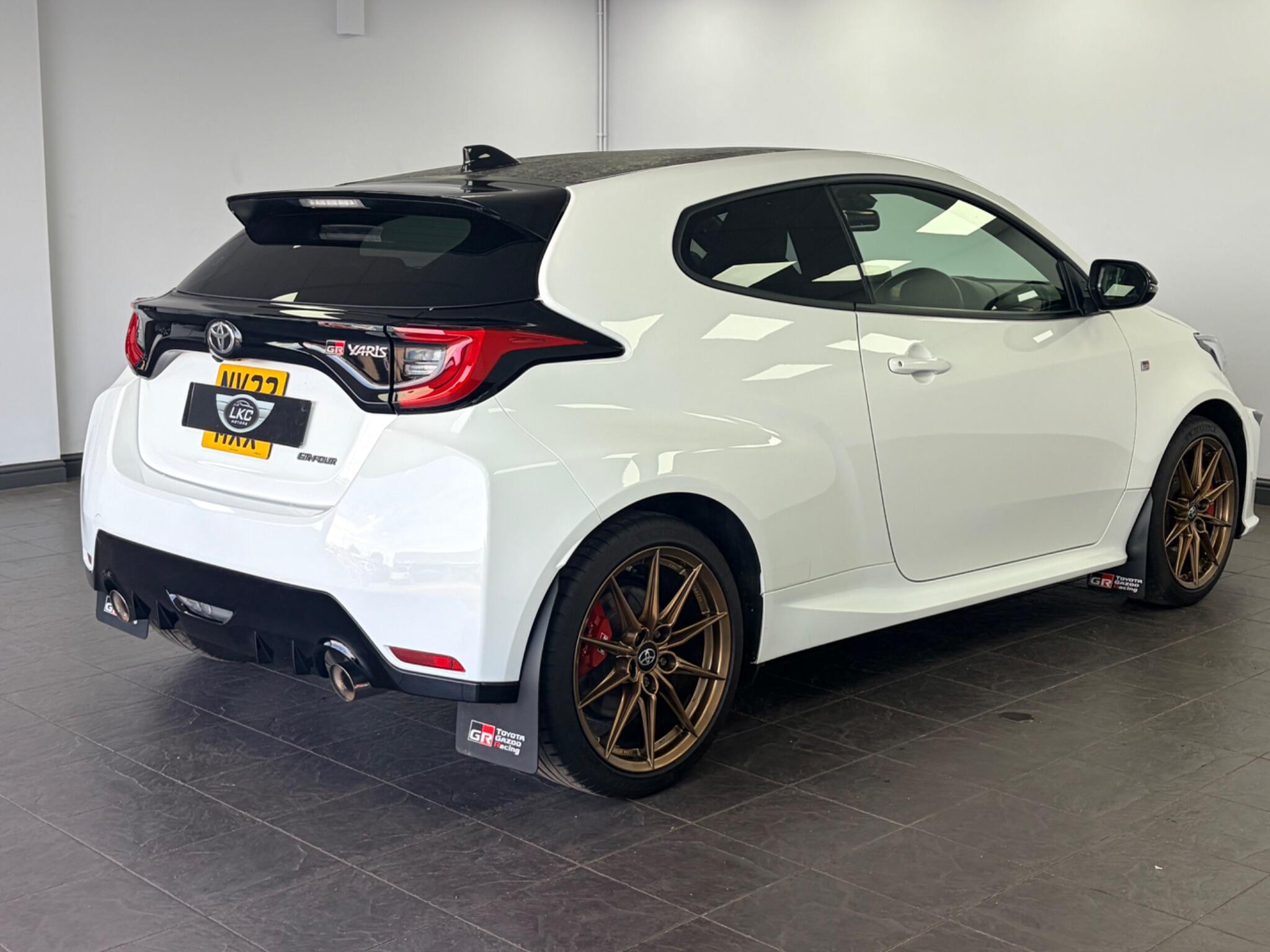 Toyota Yaris view 4
