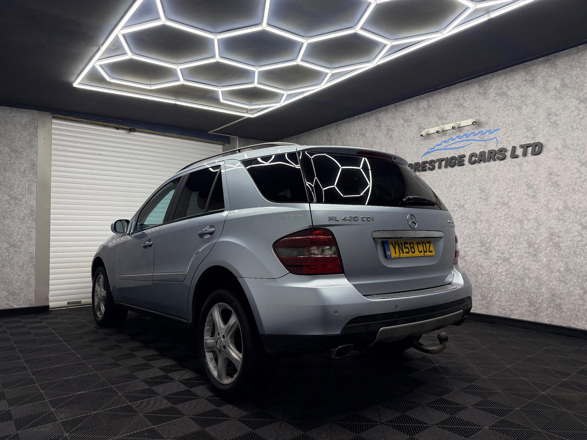 Mercedes-Benz M-Class view 19