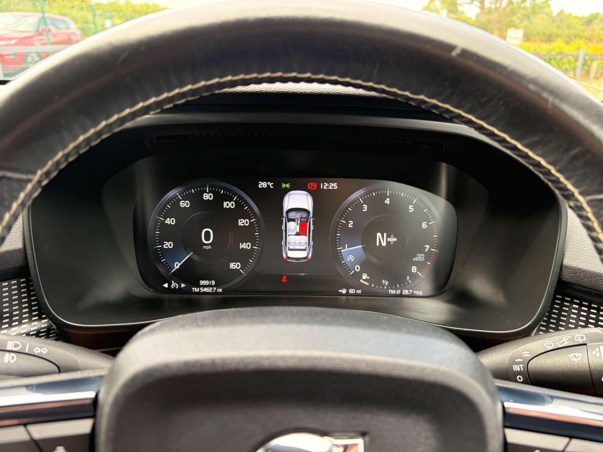 Volvo XC40 view 37