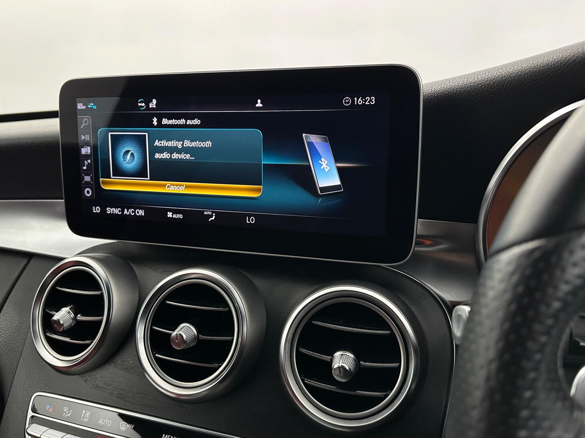 Mercedes-Benz C Class view 27