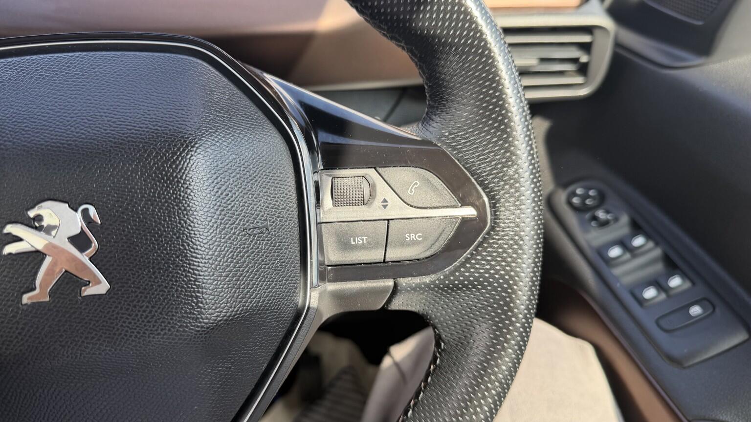 Peugeot Rifter view 23