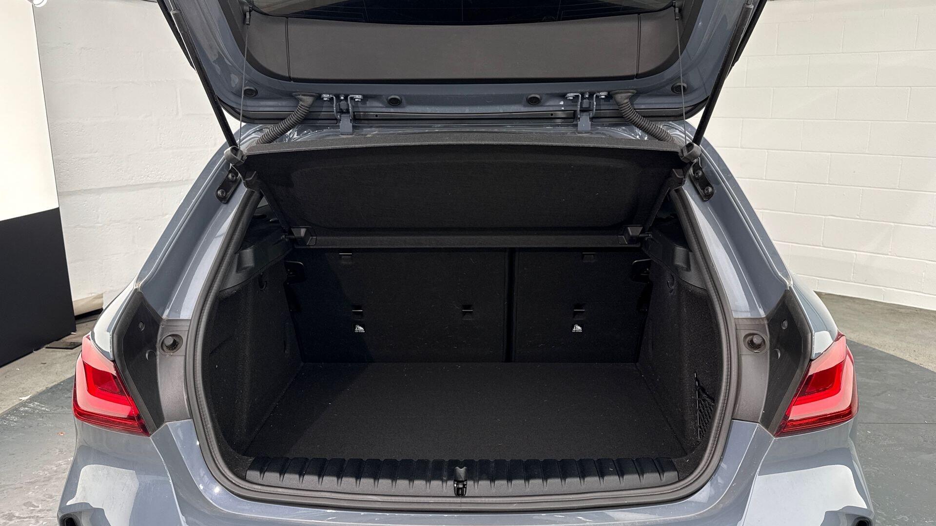 BMW 1 Series view 13