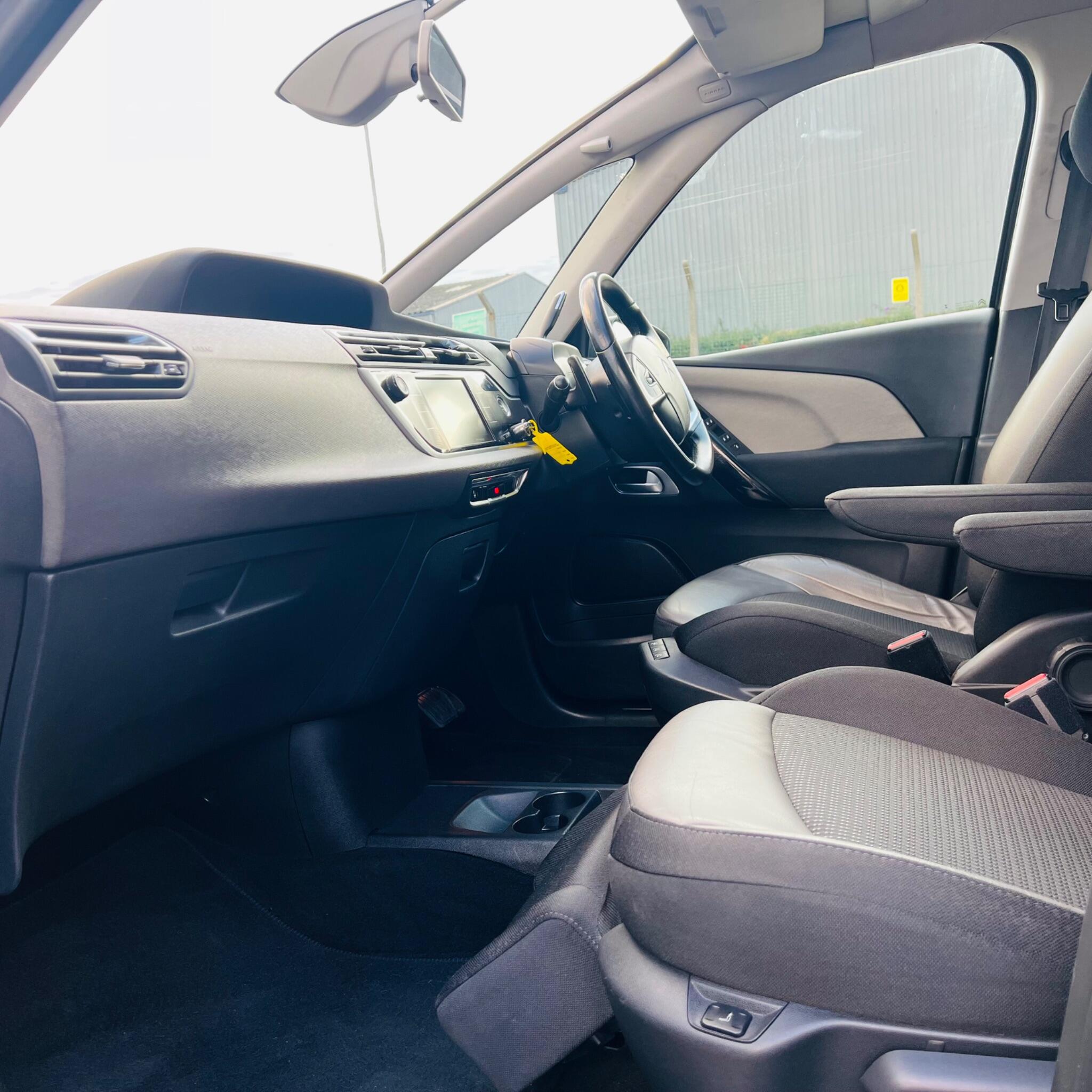 Citroen Grand C4 Picasso view 21