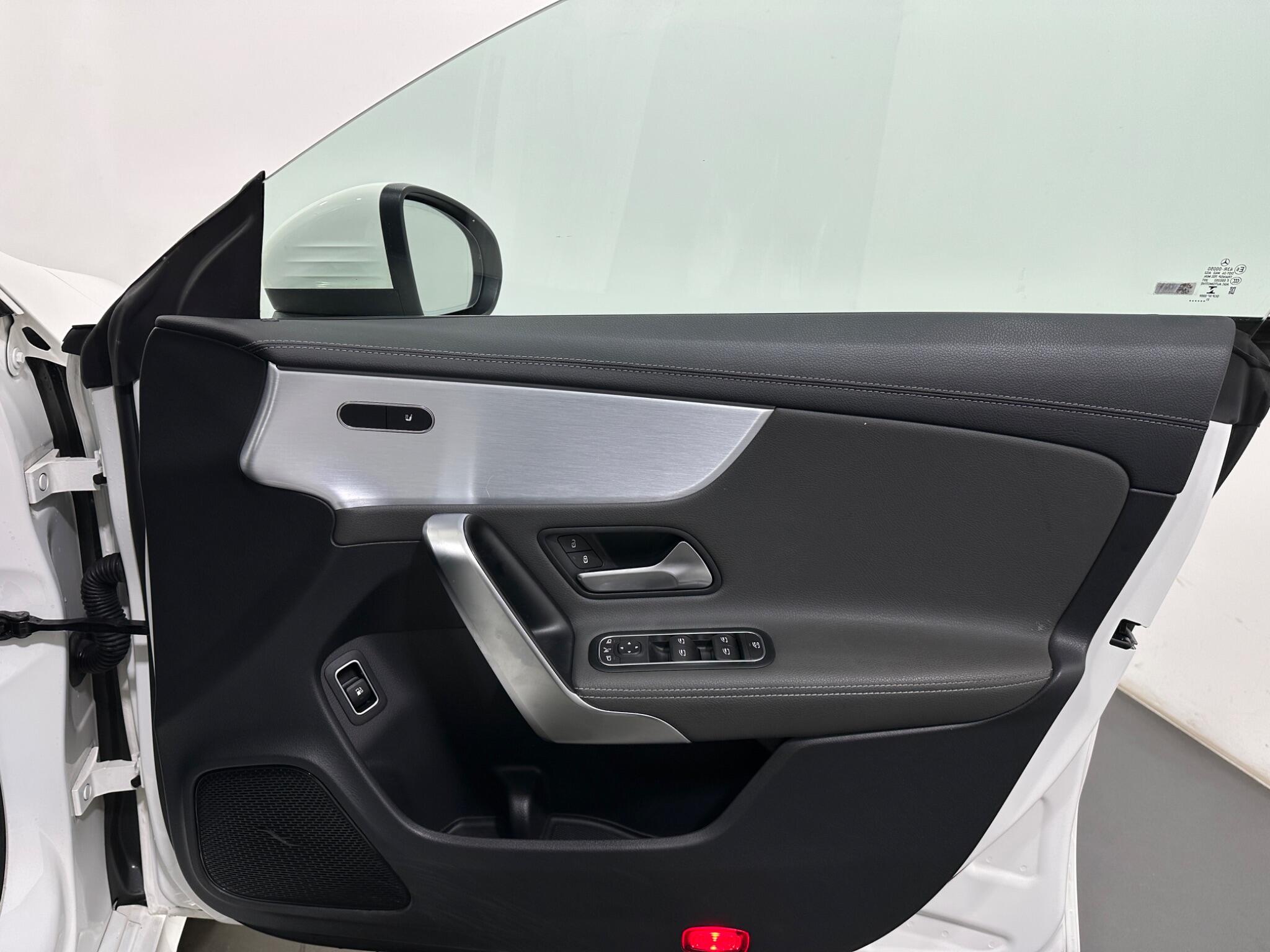 Mercedes-Benz Cla view 36