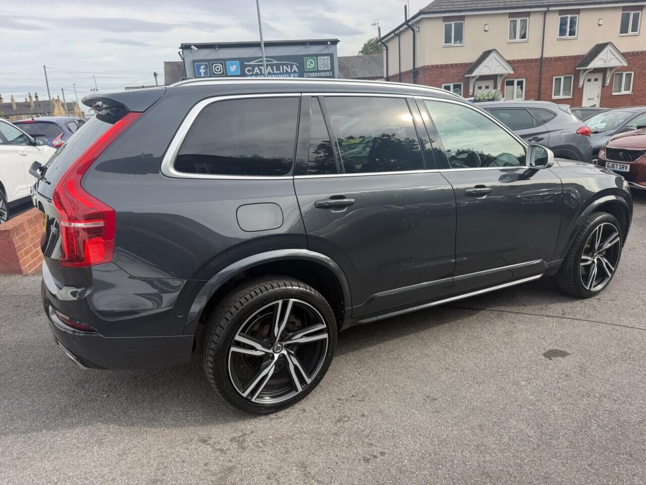 Volvo XC90 view 8