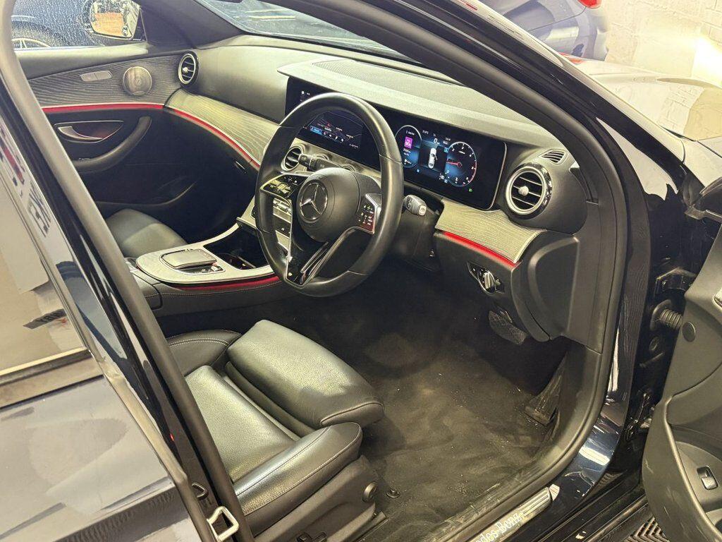 Mercedes-Benz E Class view 32