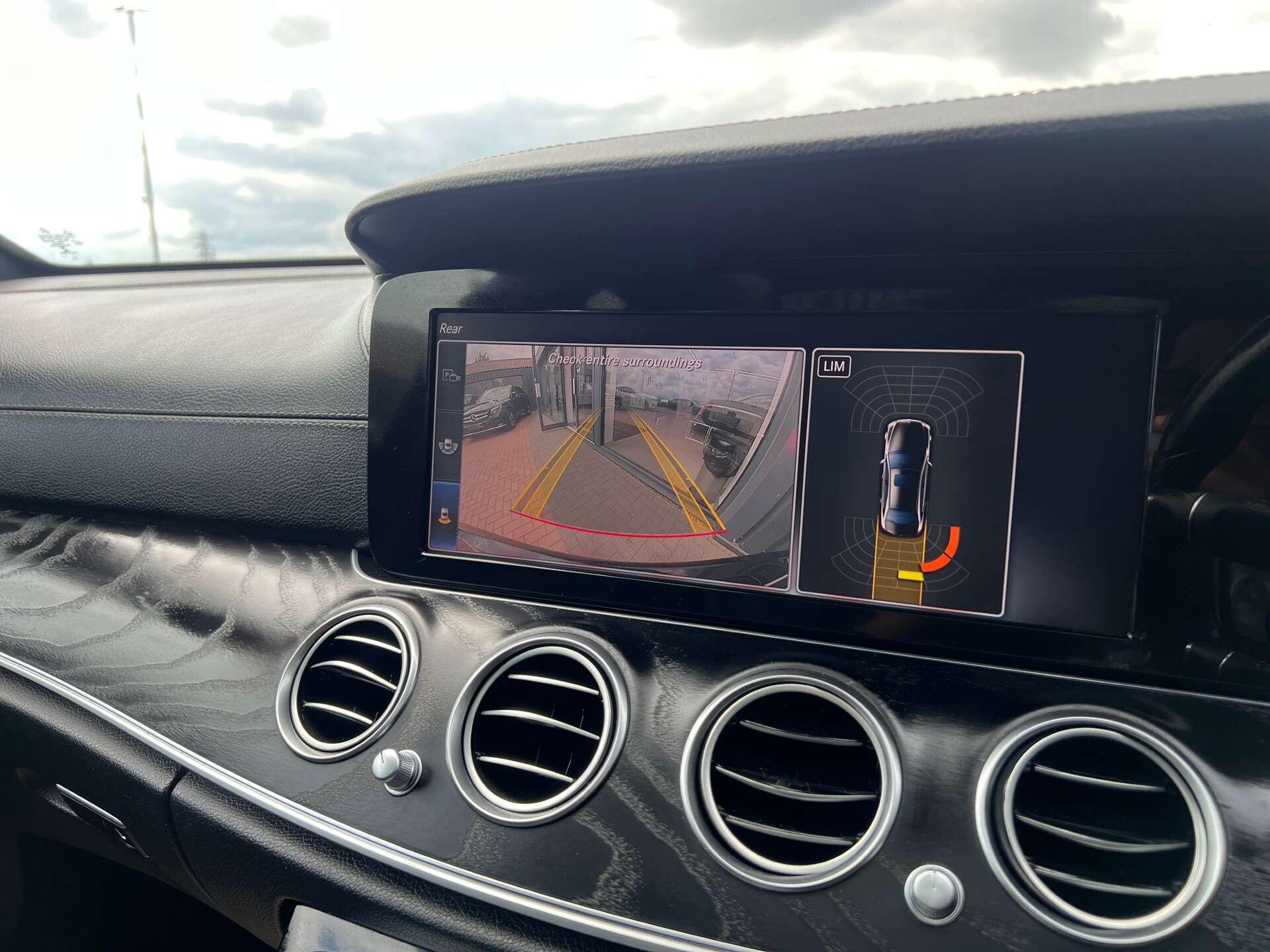 Mercedes-Benz E-Class view 27