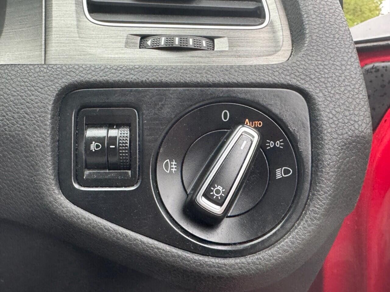 Volkswagen Golf view 22