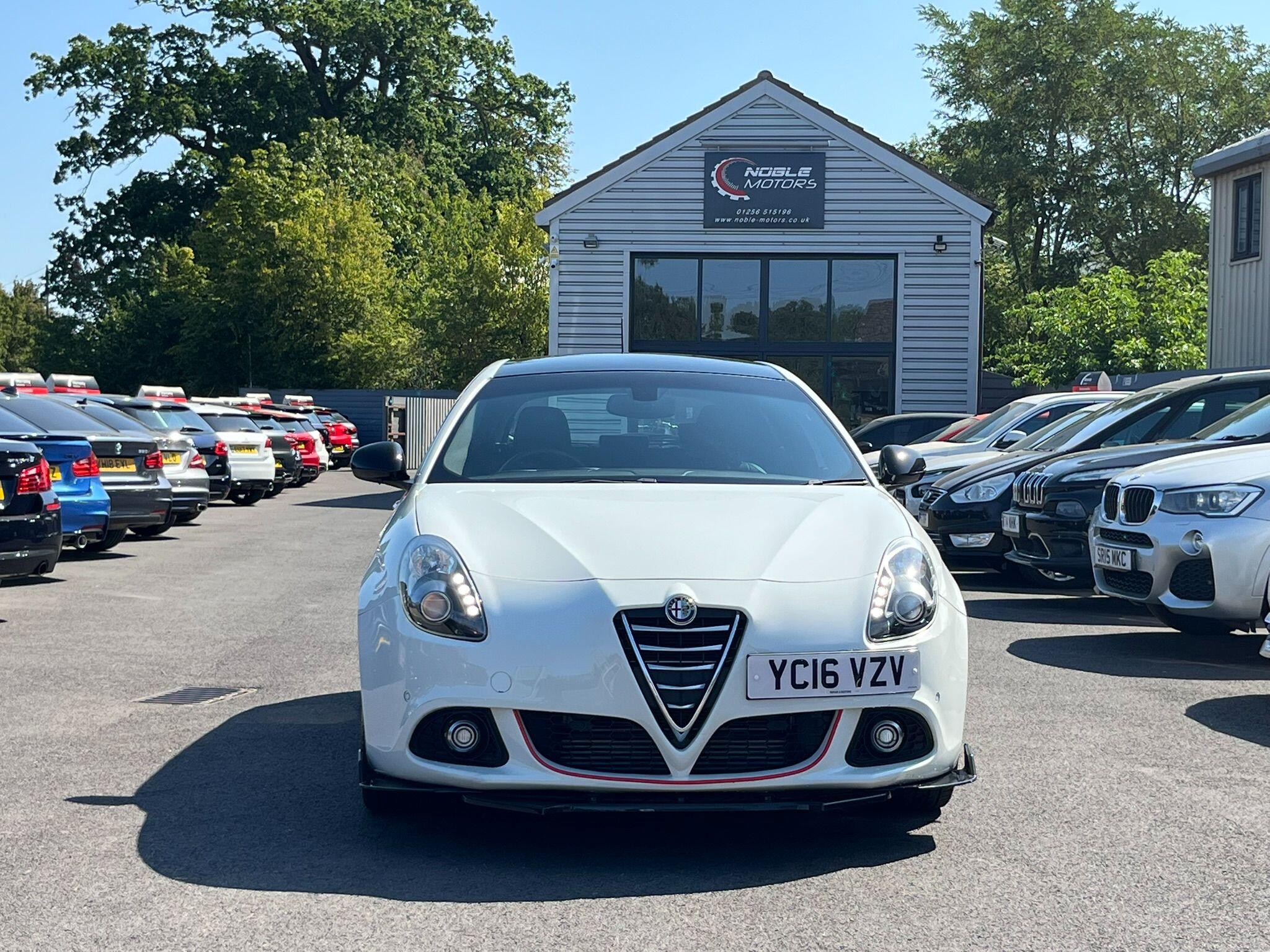 Alfa Romeo Giulietta view 2